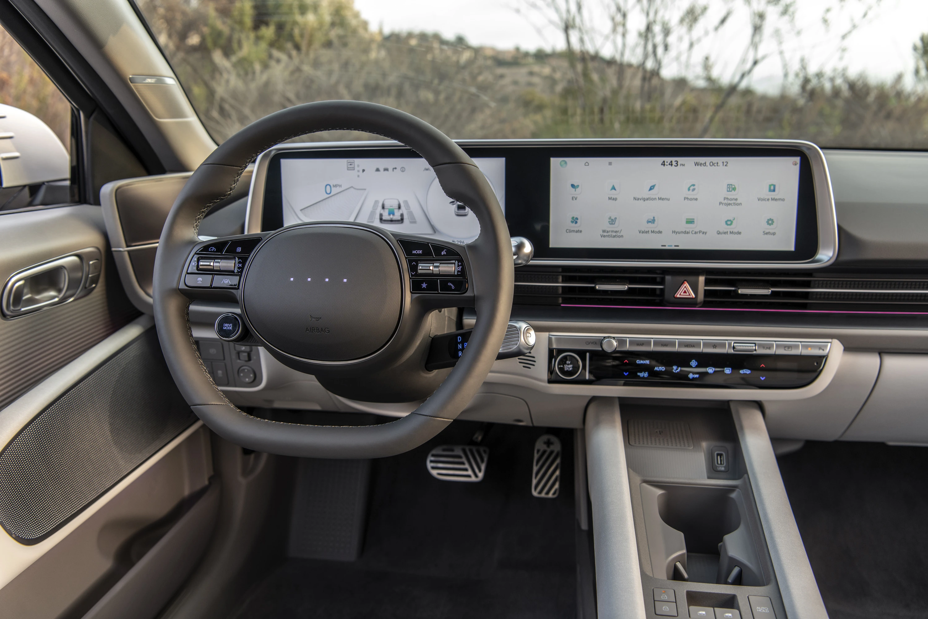 Hyundai Ioniq 6 Long Range RWD screens view