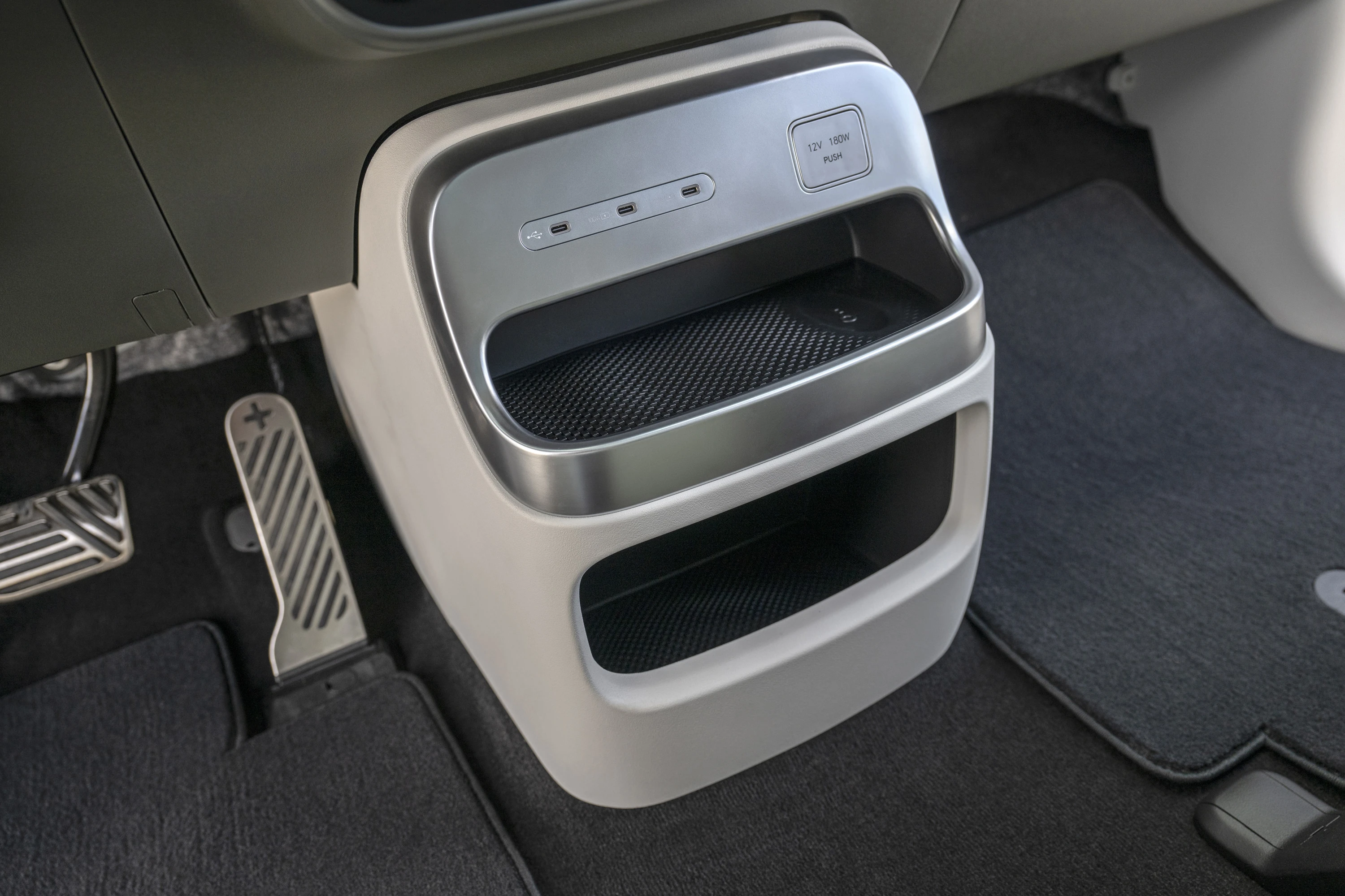 Hyundai IONIQ 9 AWD Performance details view
