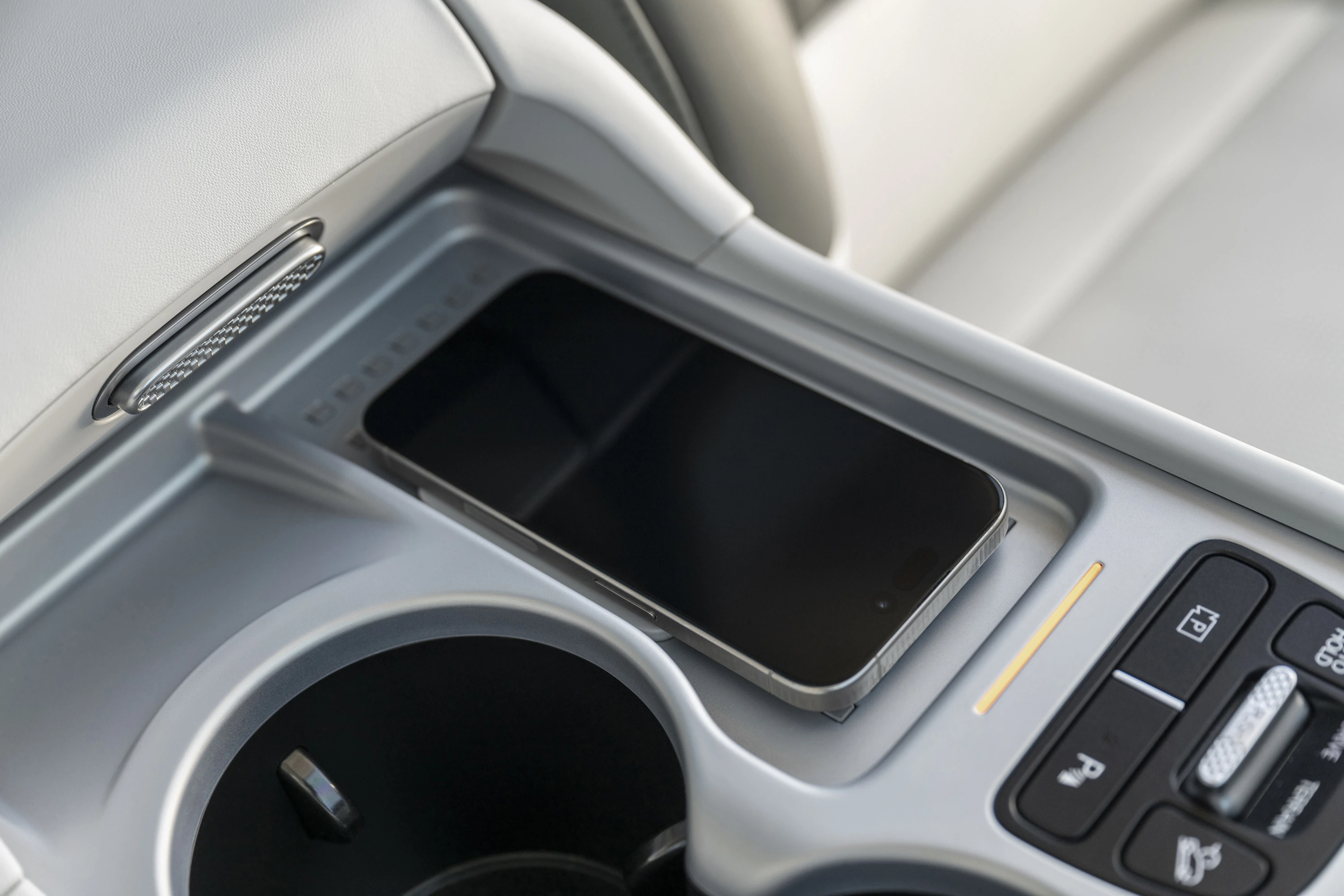 Hyundai IONIQ 9 AWD Performance qicharging view