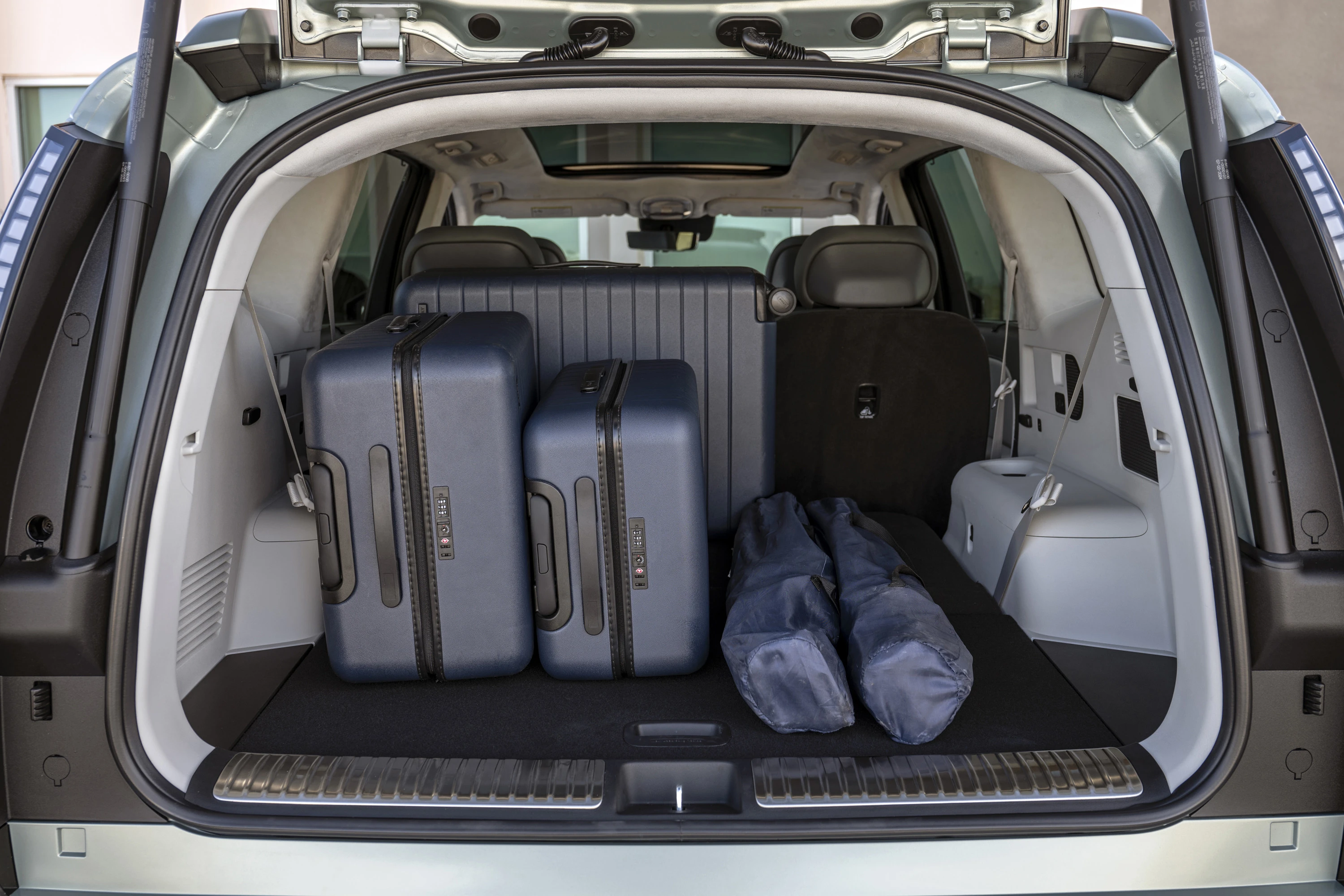 Hyundai IONIQ 9 AWD Performance trunk view