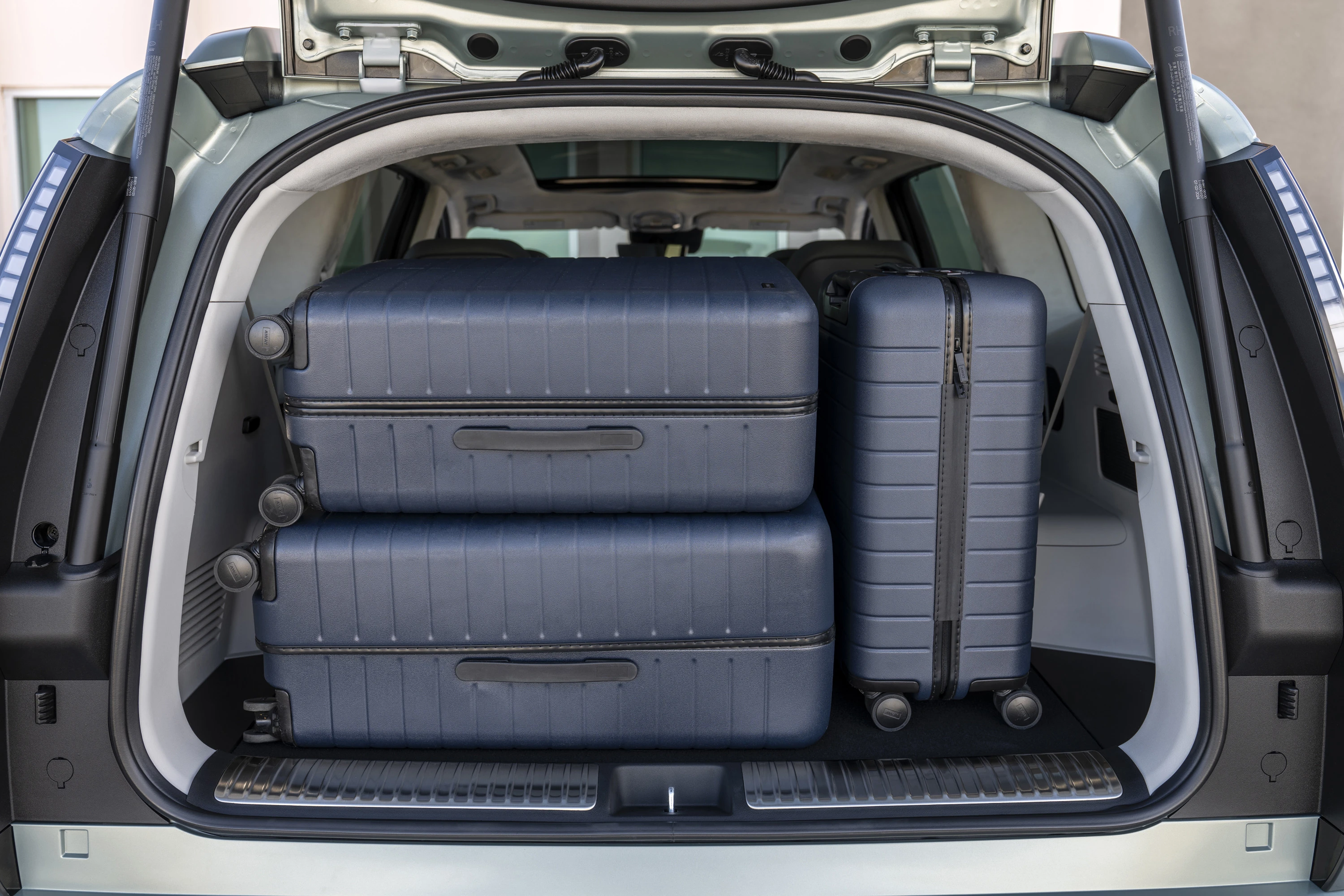 Hyundai IONIQ 9 RWD Long Range trunk view