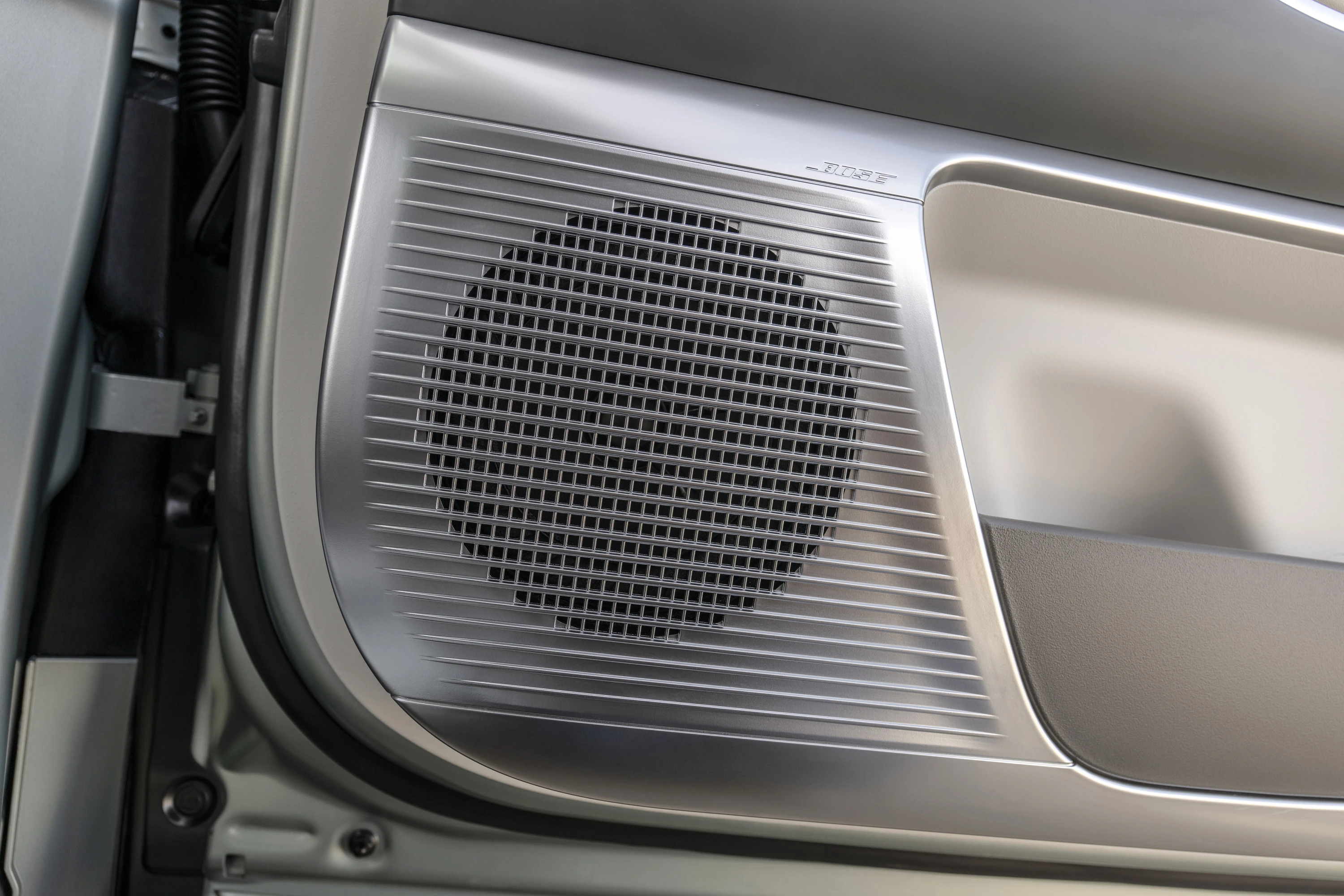 Hyundai IONIQ 9 RWD Long Range speakers view