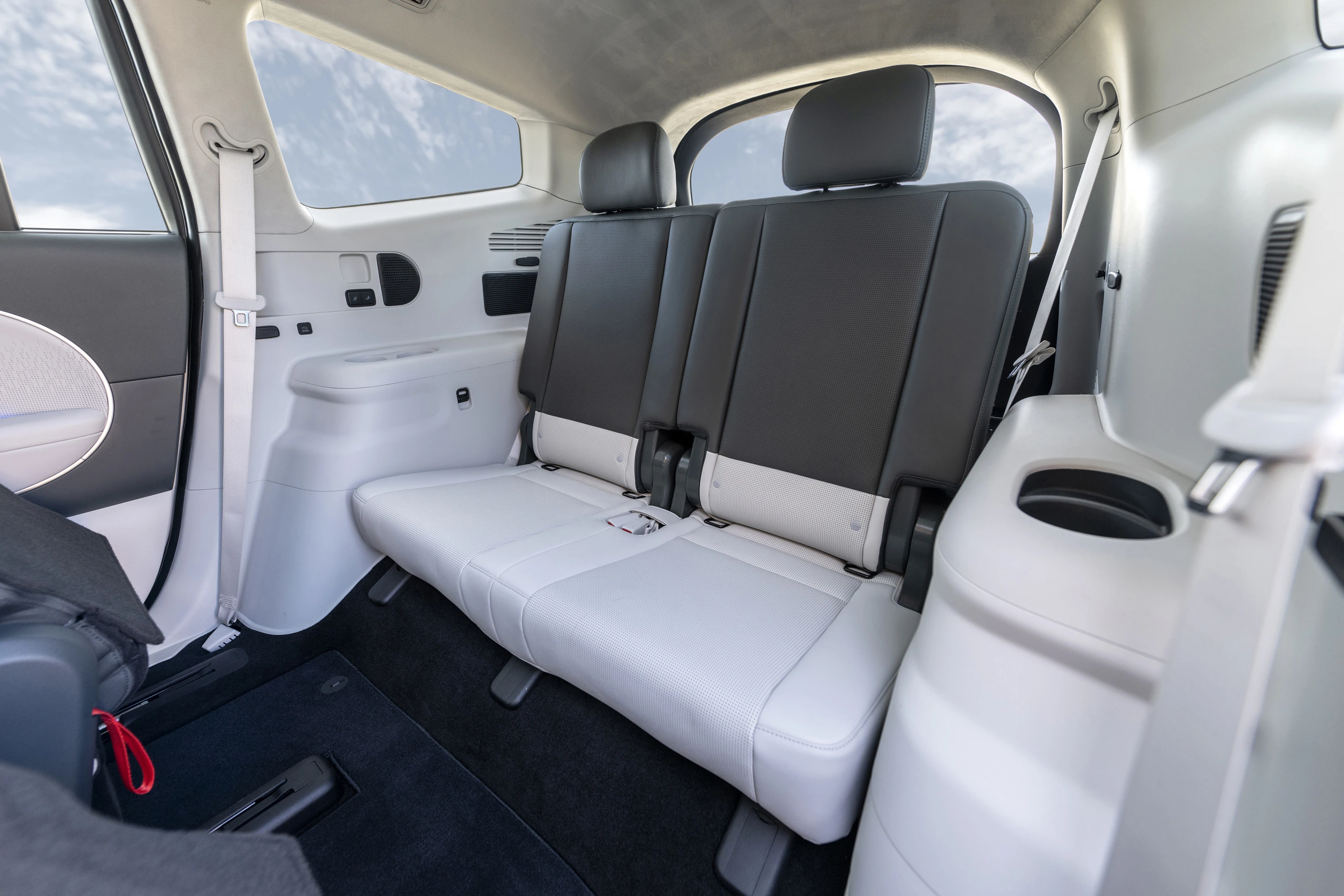 Hyundai IONIQ 9 RWD Long Range thirdrowseats view