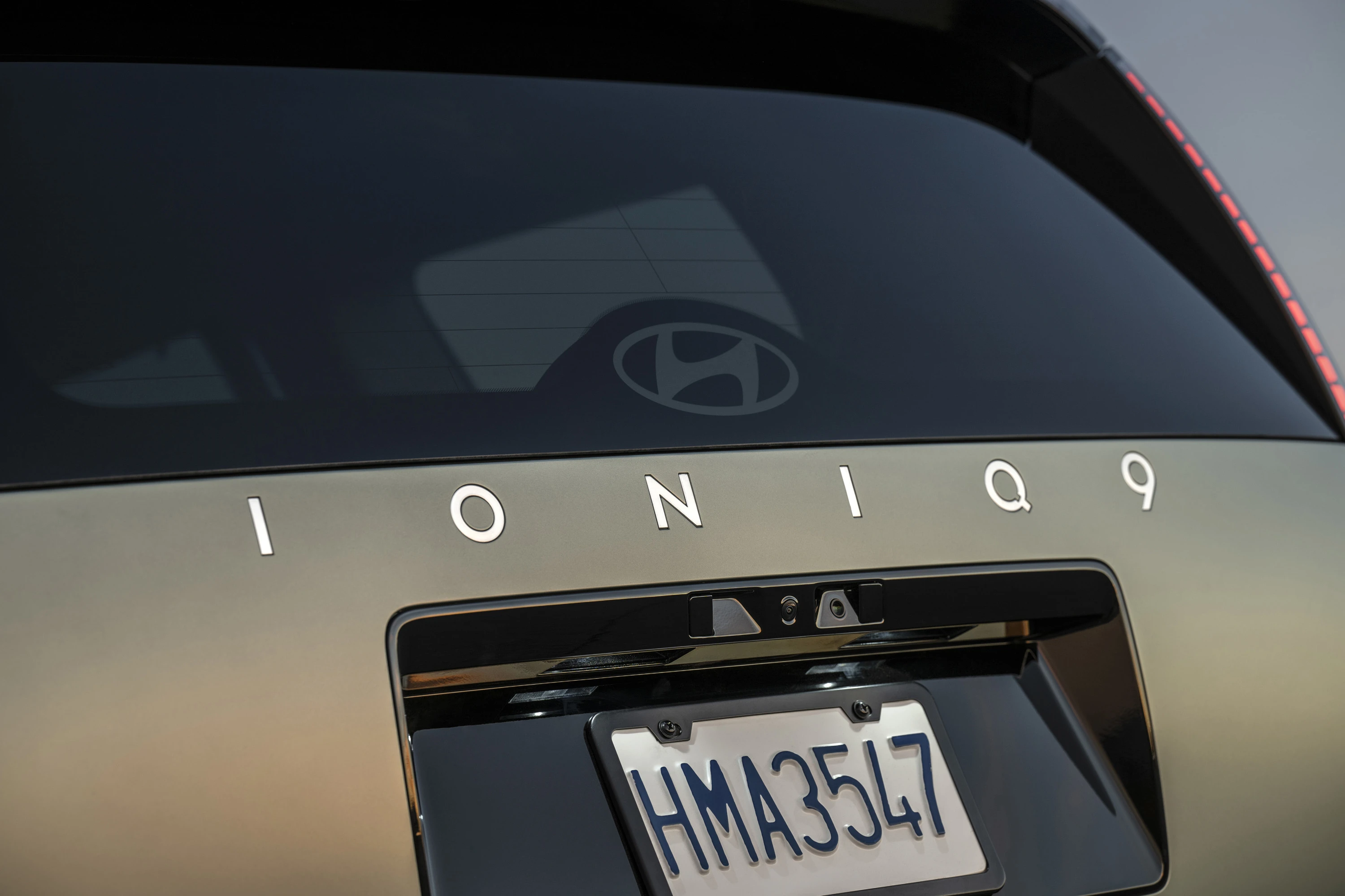 Hyundai IONIQ 9 RWD Long Range details view
