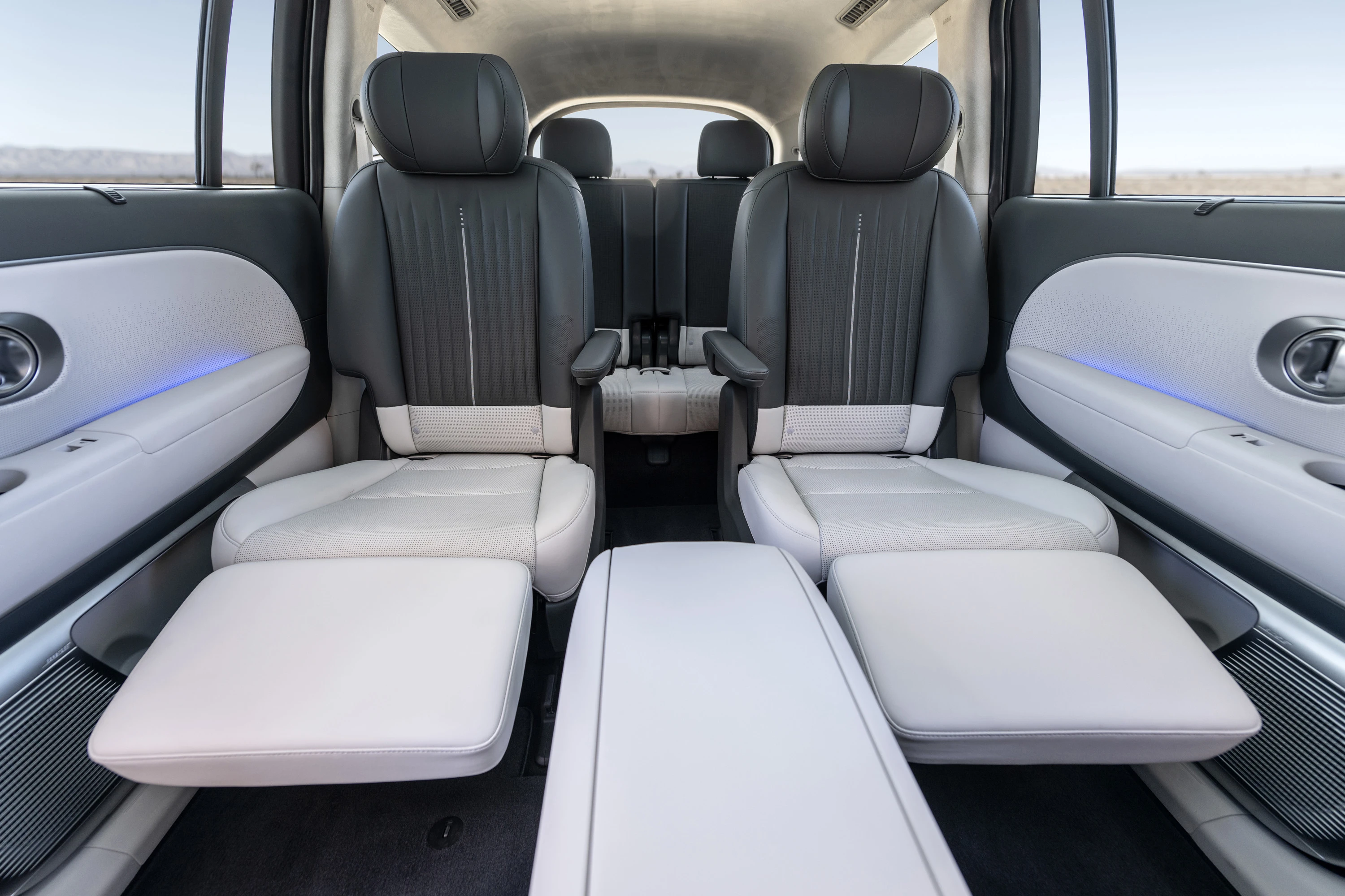 Hyundai IONIQ 9 RWD Long Range secondrowseats view