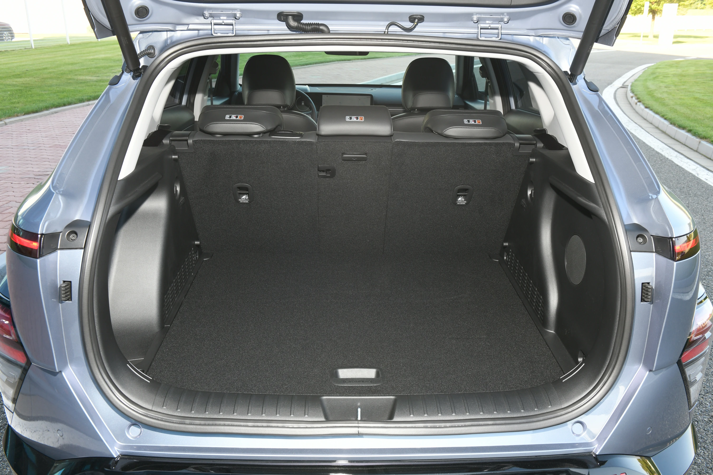 Hyundai Kona Standard Range trunk view