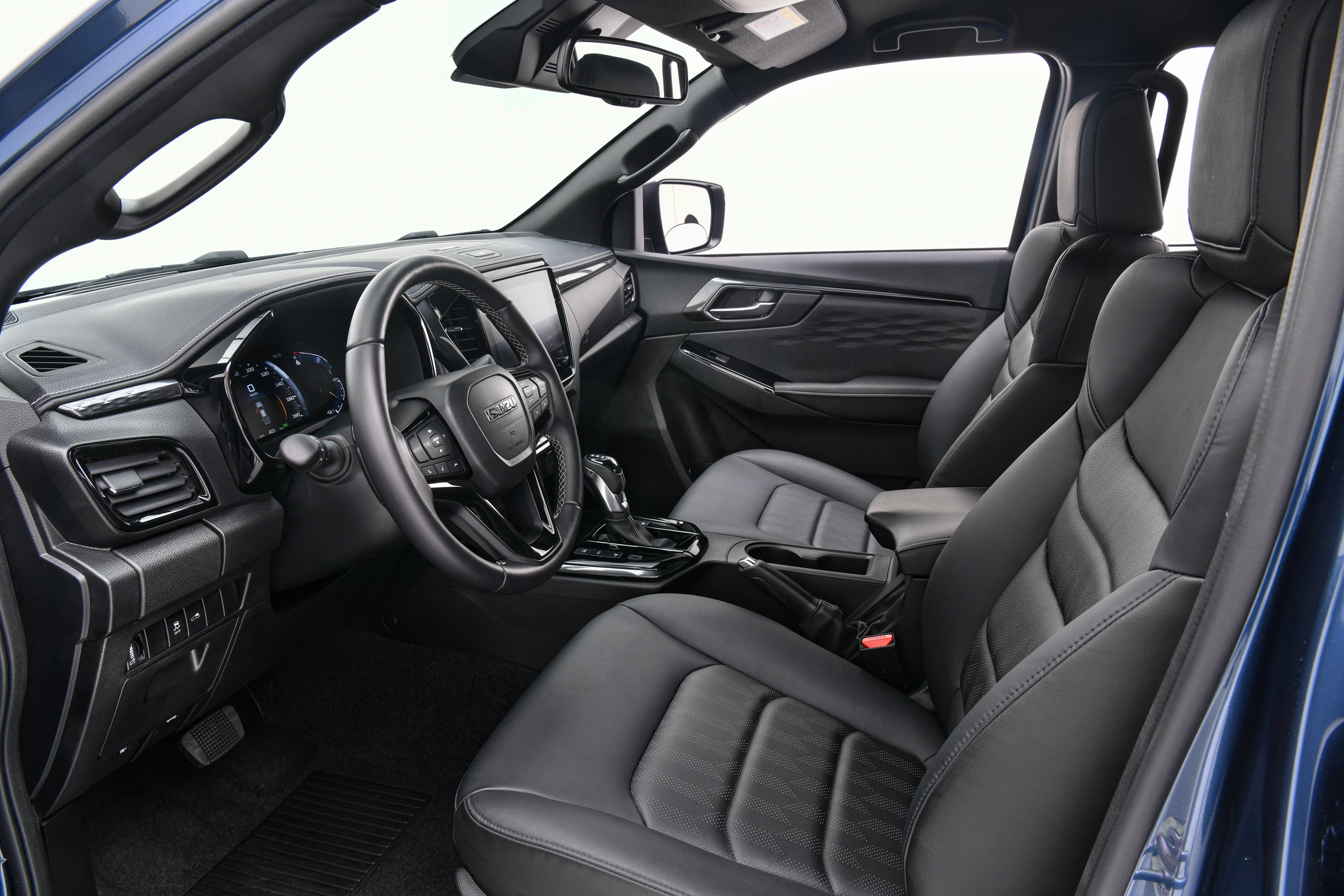 Isuzu D-Max EV Double Cab frontseats view