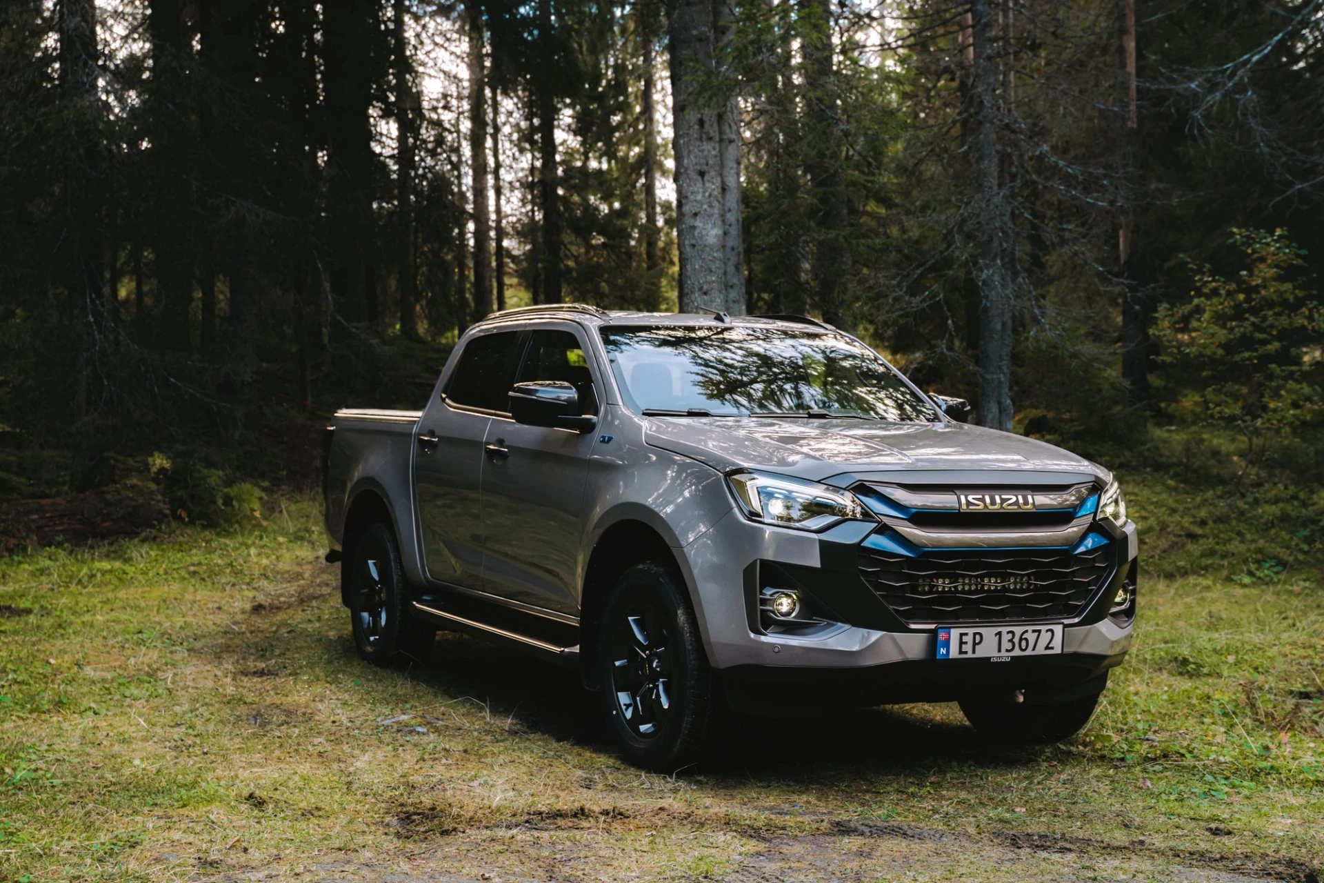Isuzu D-Max EV Double Cab exterior view