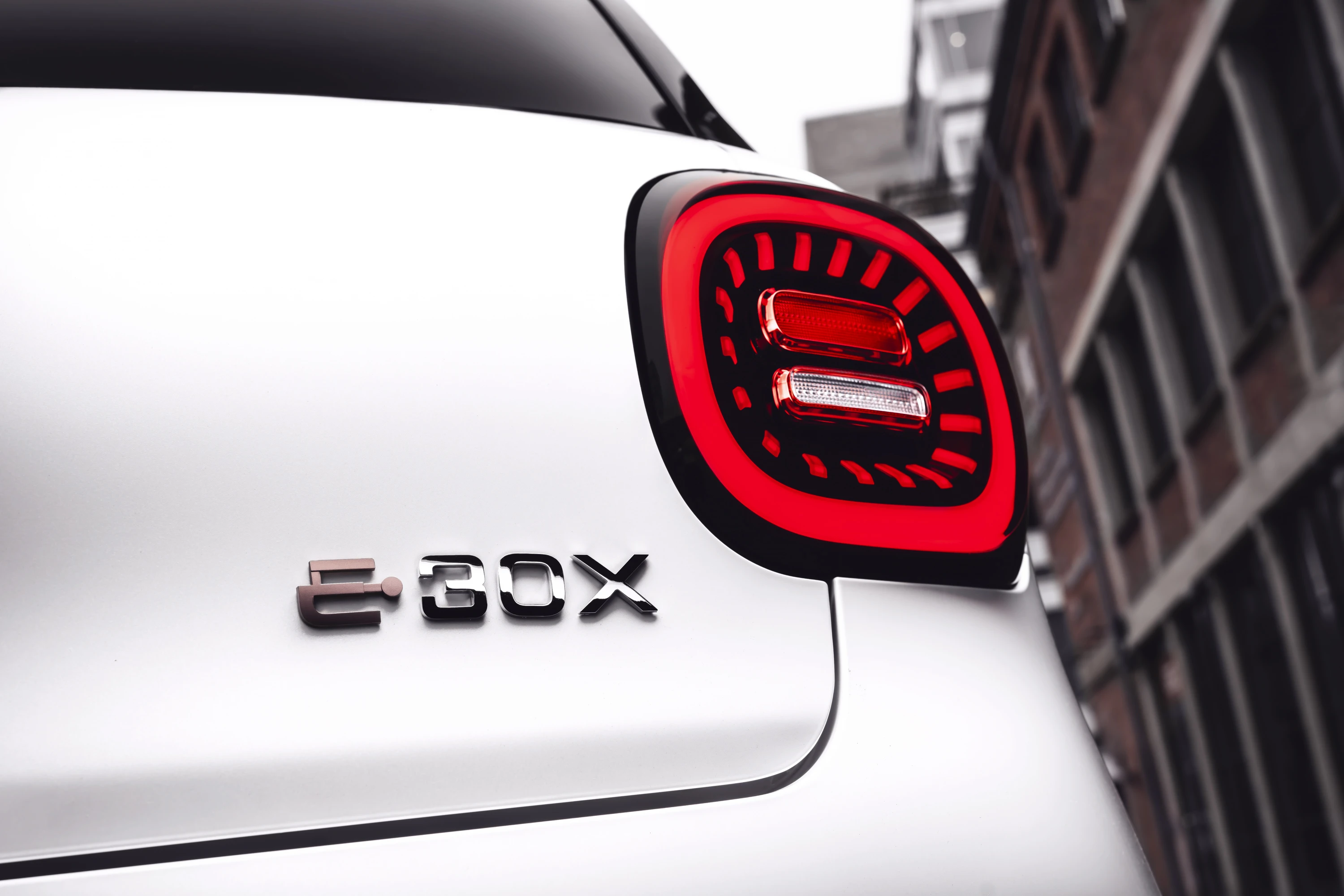 JAC E30X 41 kWh taillights view