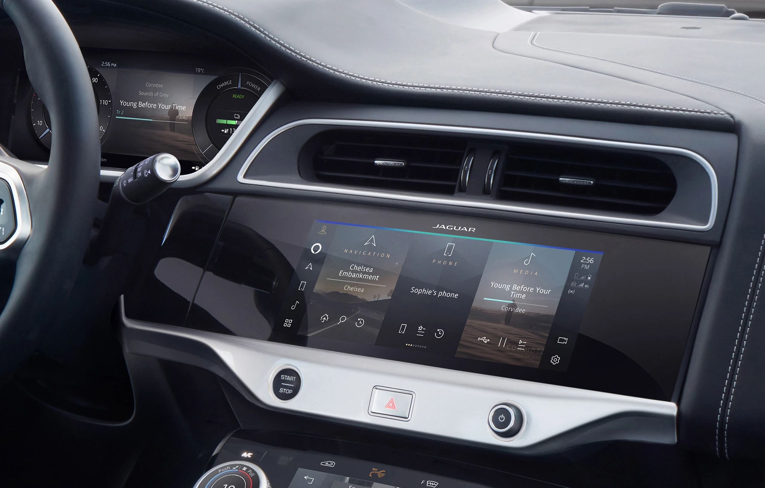 Jaguar I-Pace EV400 screens view