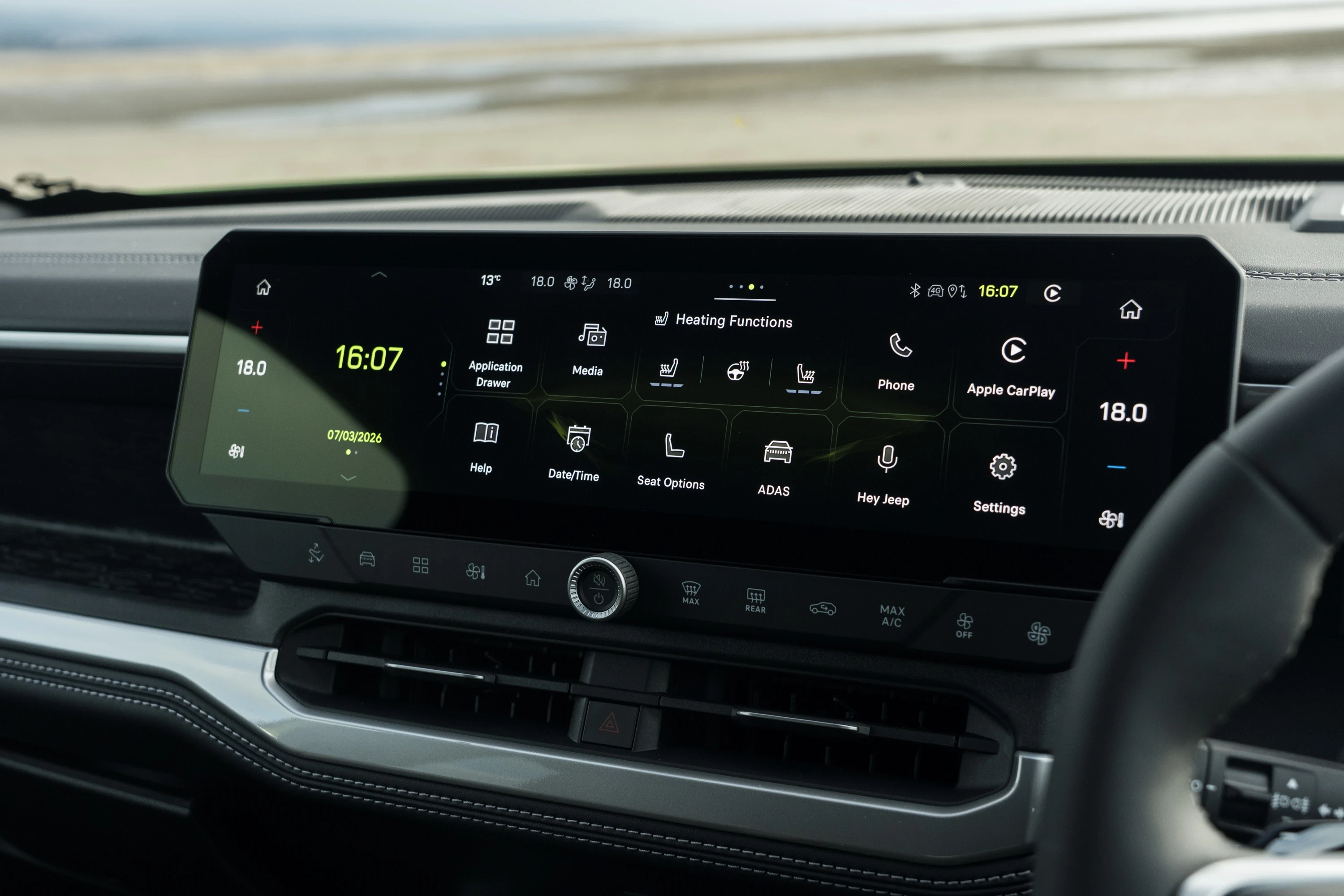 Jeep Compass Electric AWD screens view