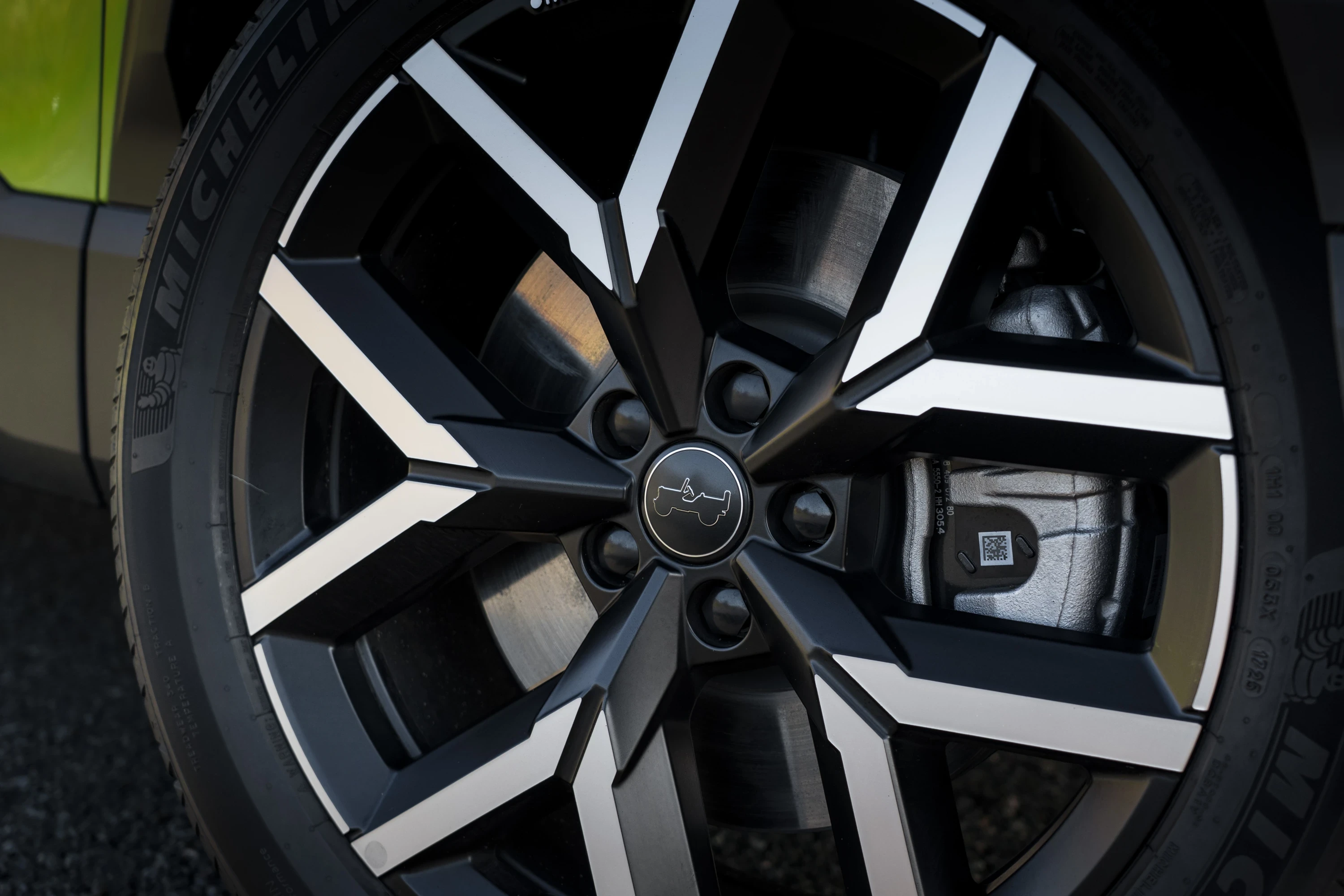 Jeep Compass Electric AWD wheels view