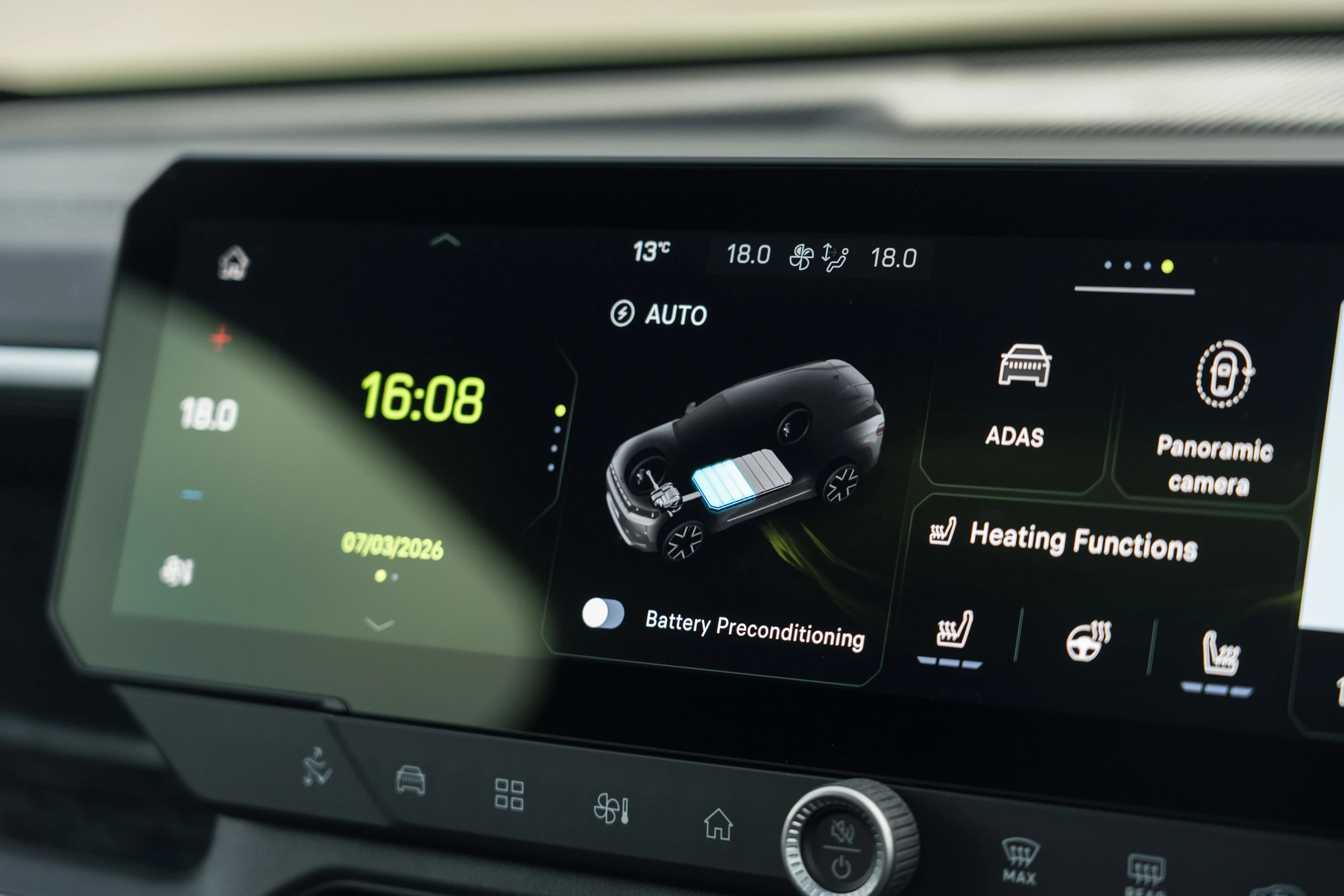 Jeep Compass Electric AWD screens view