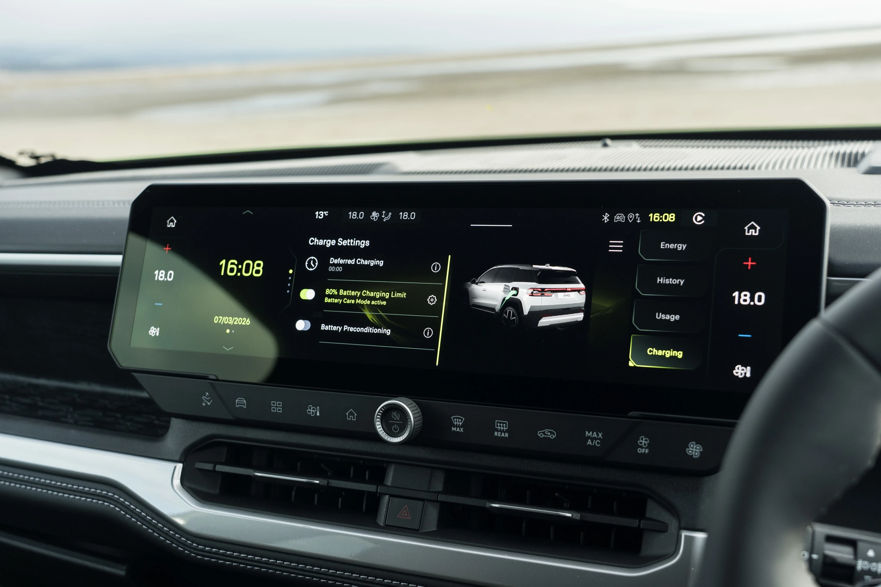 Jeep Compass Electric FWD screens view