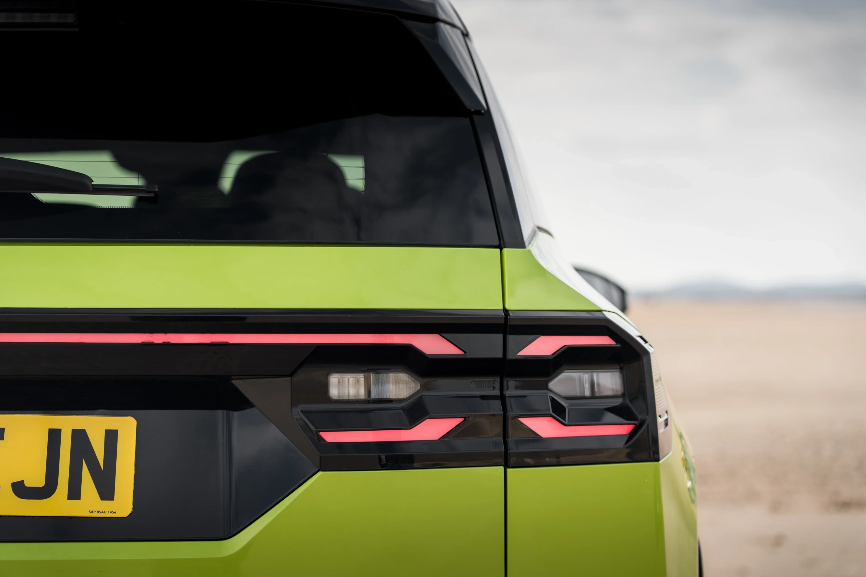 Jeep Compass Electric FWD details view