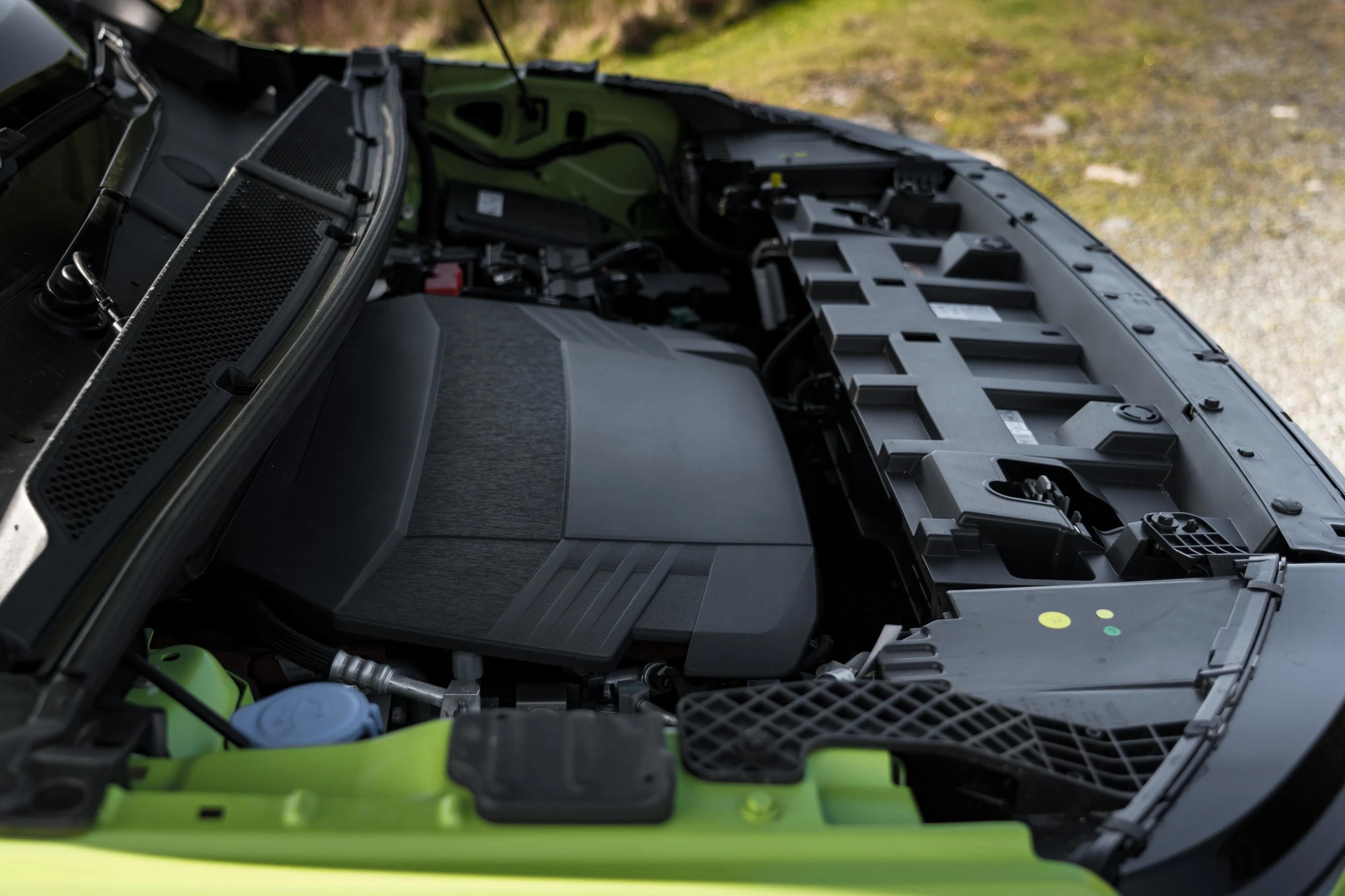 Jeep Compass Electric FWD details view