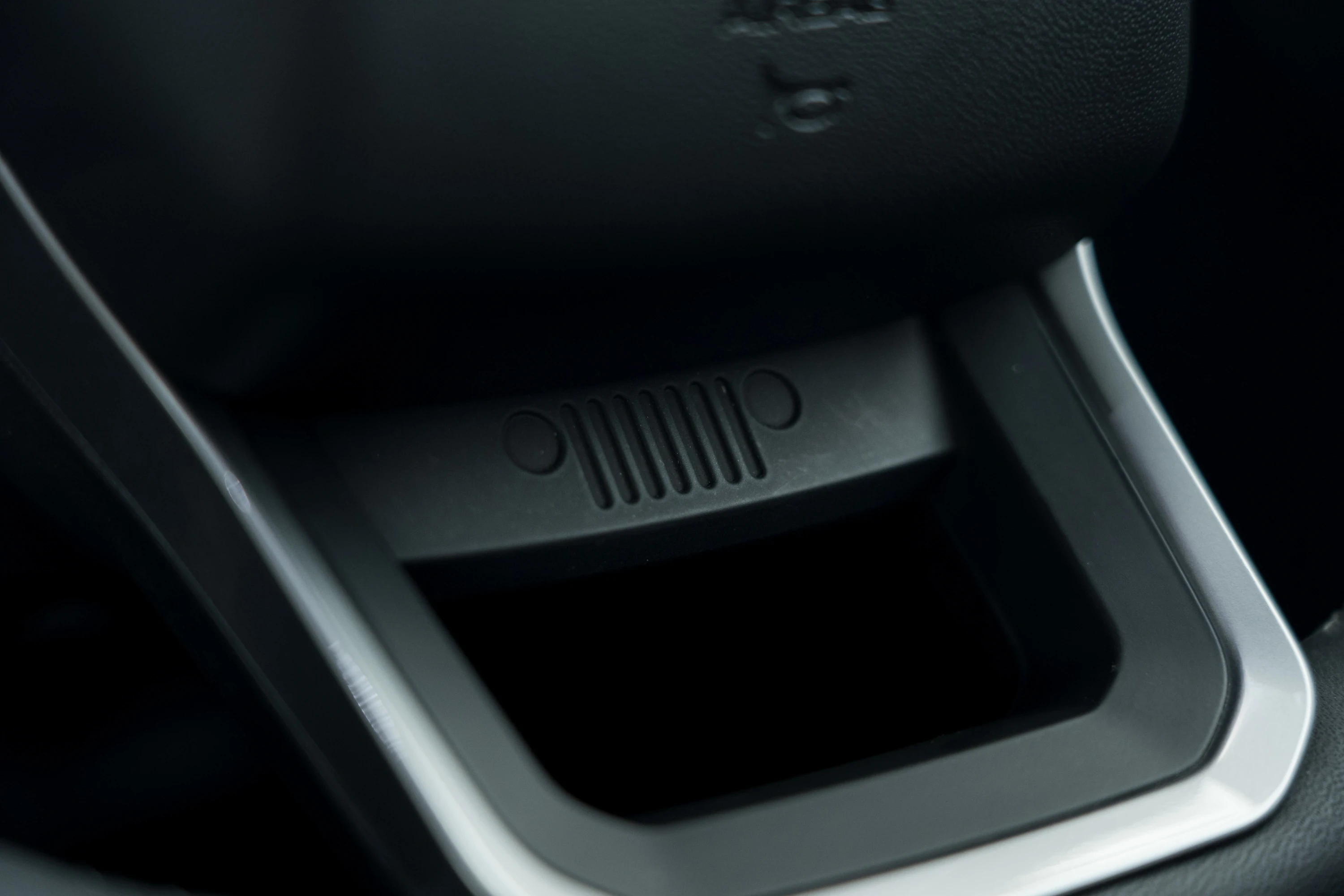 Jeep Compass Electric FWD Long Range details view