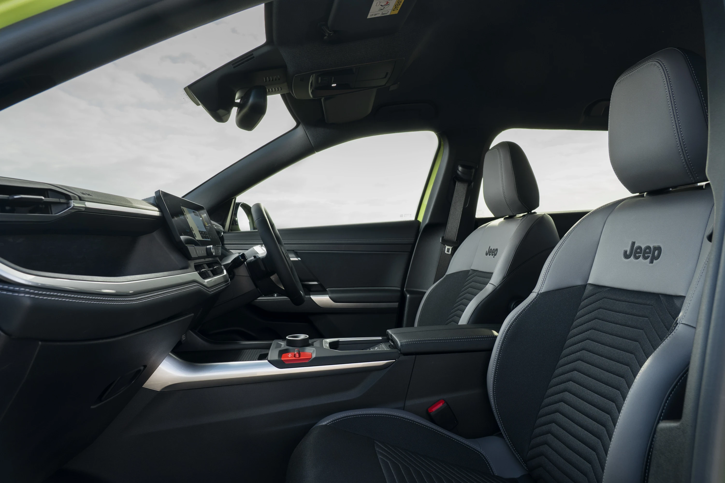 Jeep Compass Electric FWD Long Range frontseats view