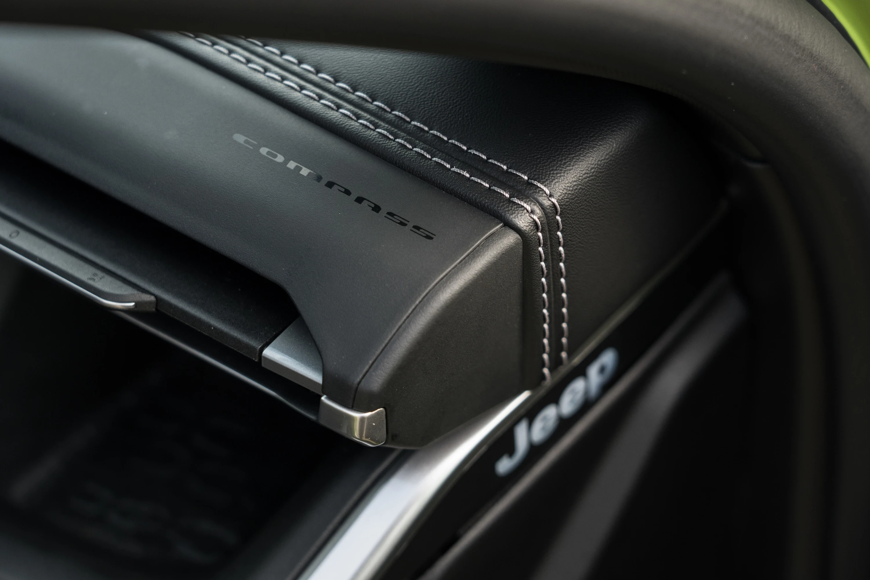 Jeep Compass Electric FWD Long Range details view