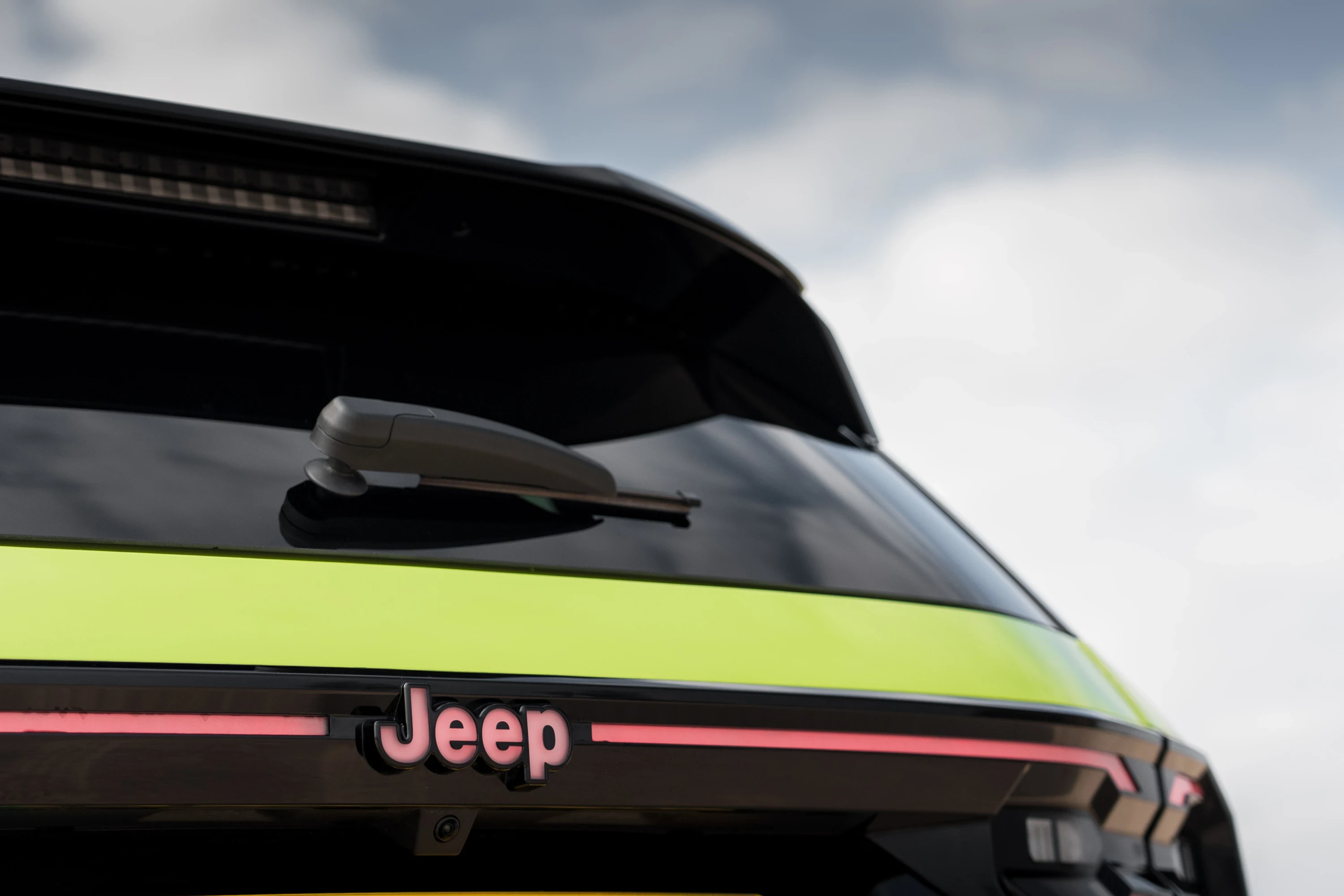 Jeep Compass Electric FWD Long Range details view