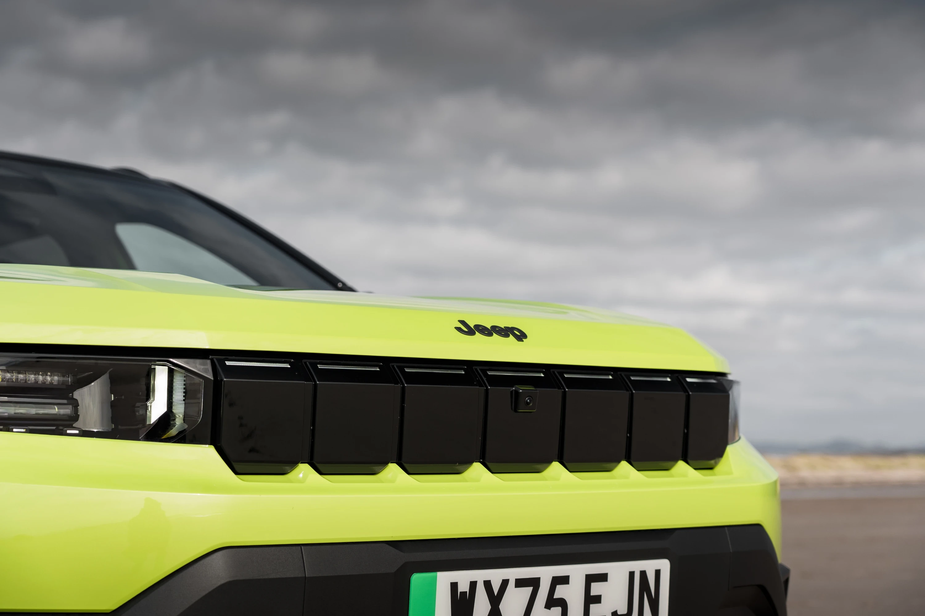 Jeep Compass Electric FWD Long Range details view