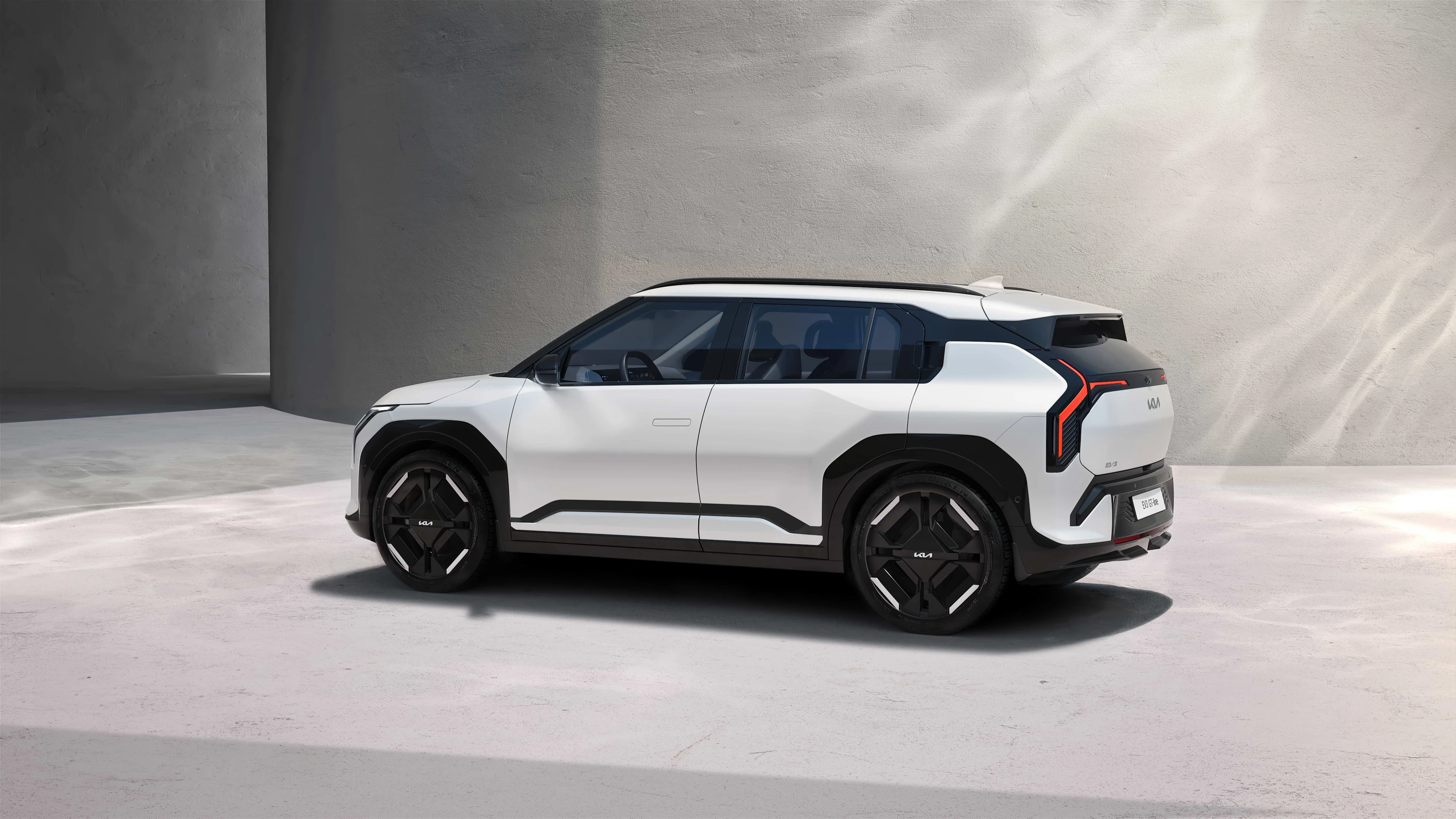Kia EV3 Long Range AWD exterior view