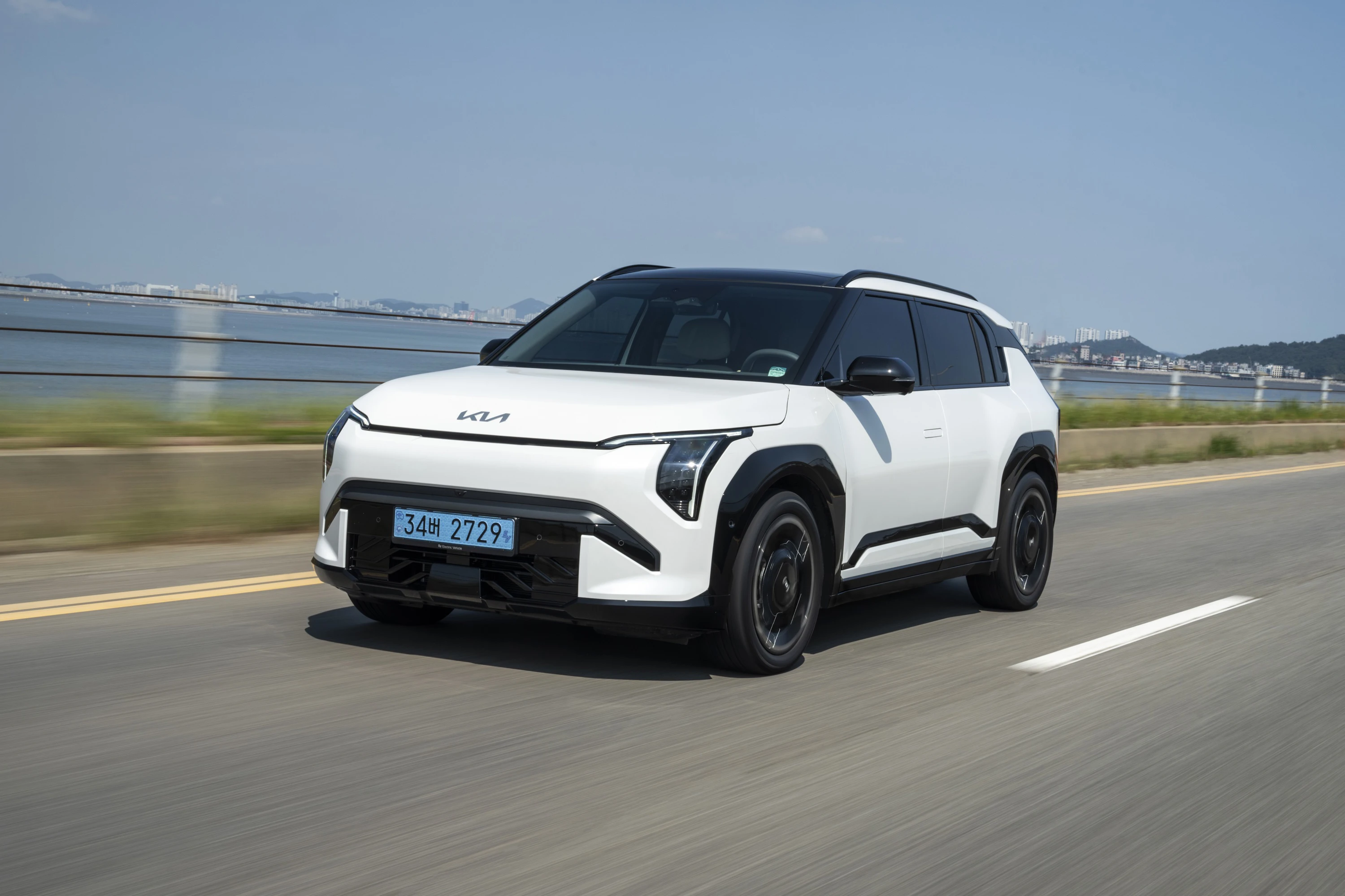 Kia EV3 Long Range AWD main view