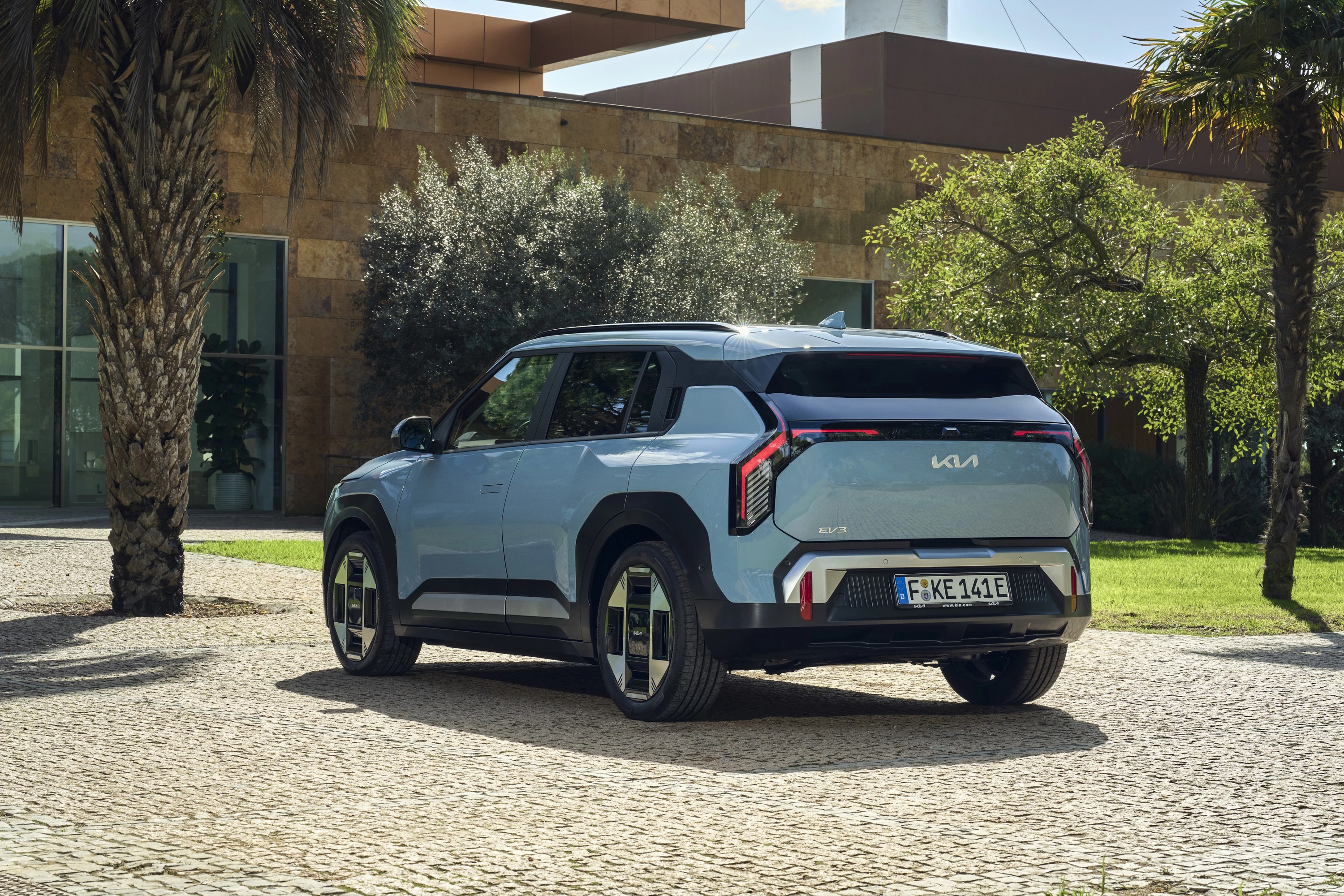 Kia EV3 Long Range AWD exterior view
