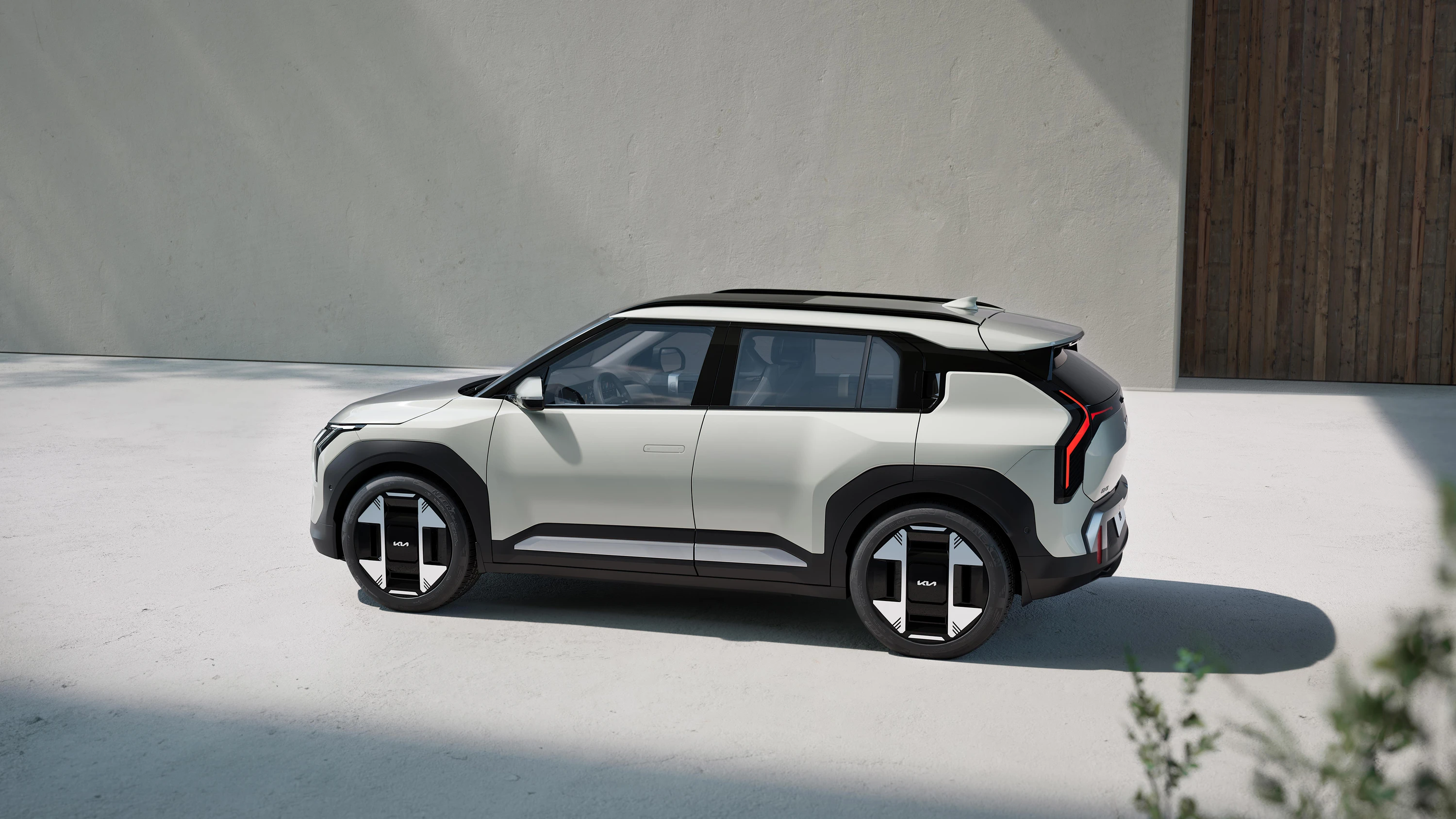 Kia EV3 Long Range AWD exterior view