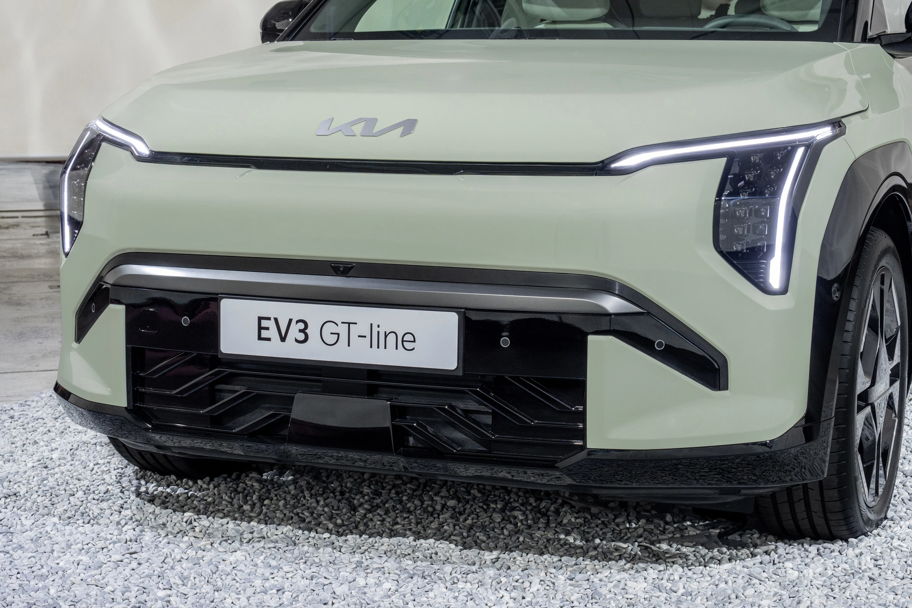 Kia EV3 Long Range AWD headlights view