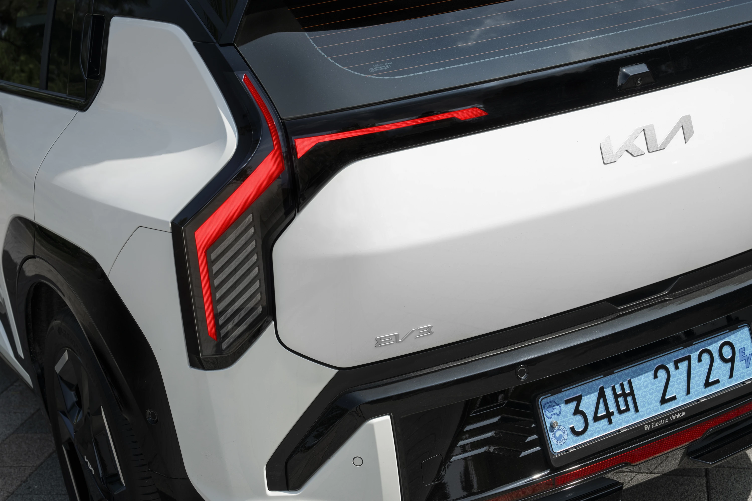 Kia EV3 Long Range AWD taillights view