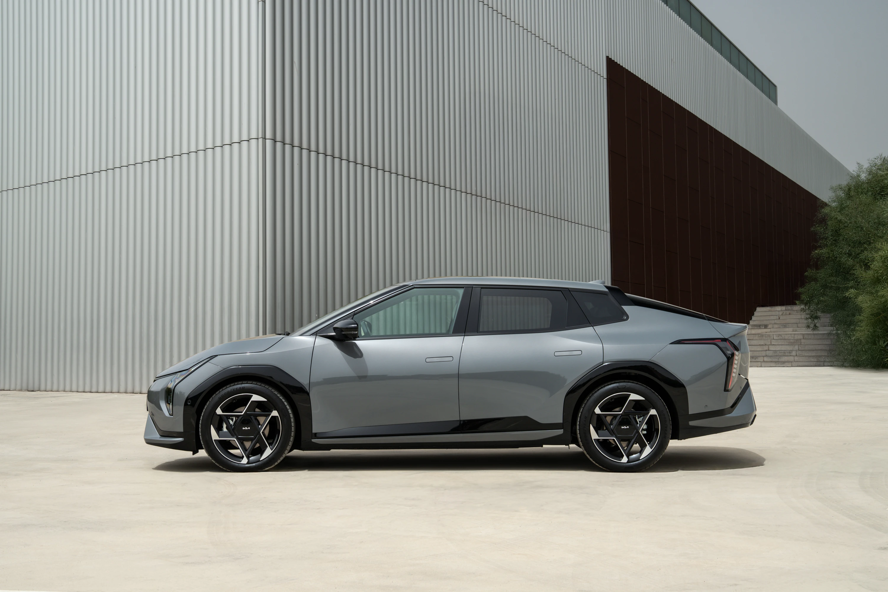 Kia EV4 Fastback Long Range exterior view