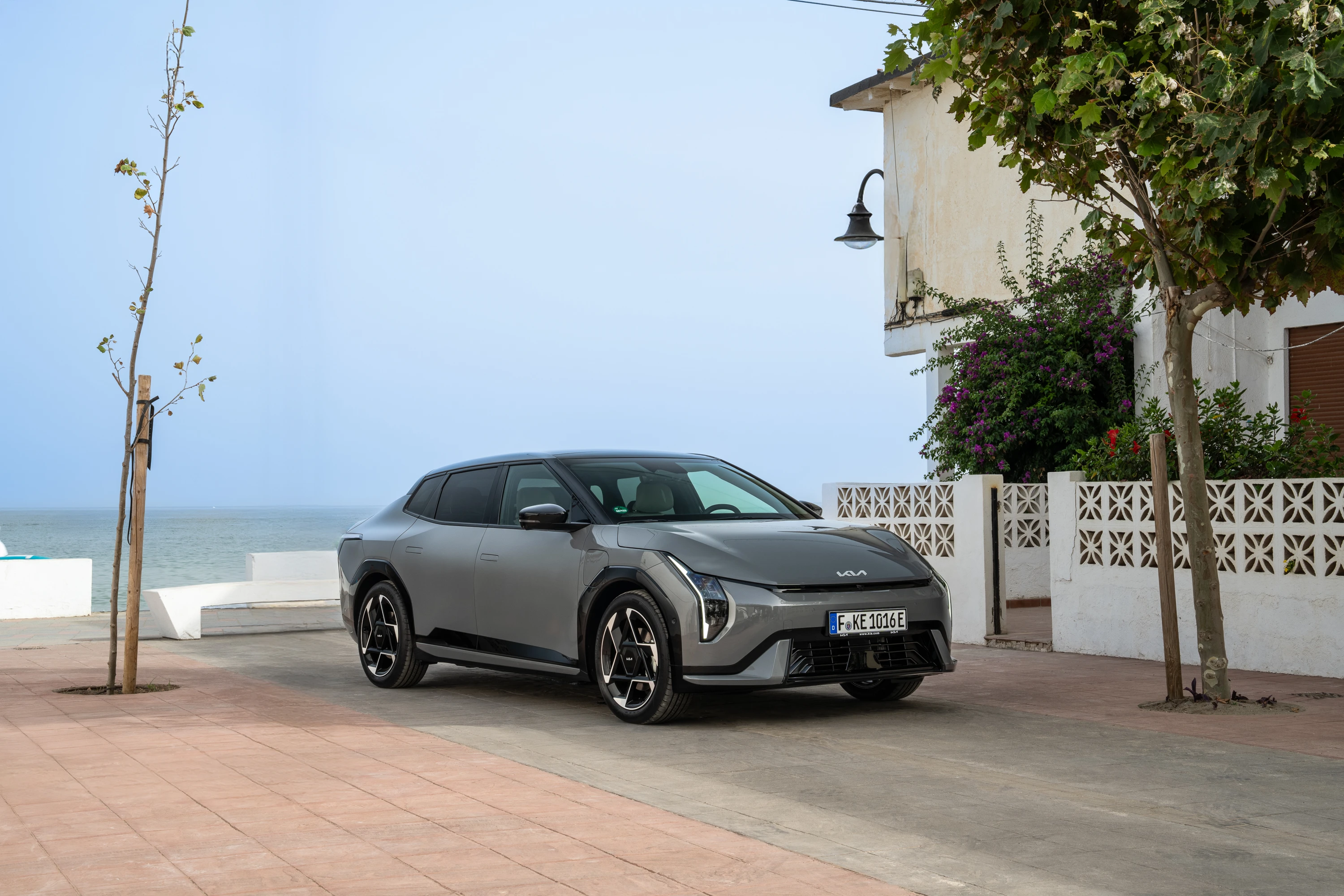 Kia EV4 Fastback Standard Range exterior view