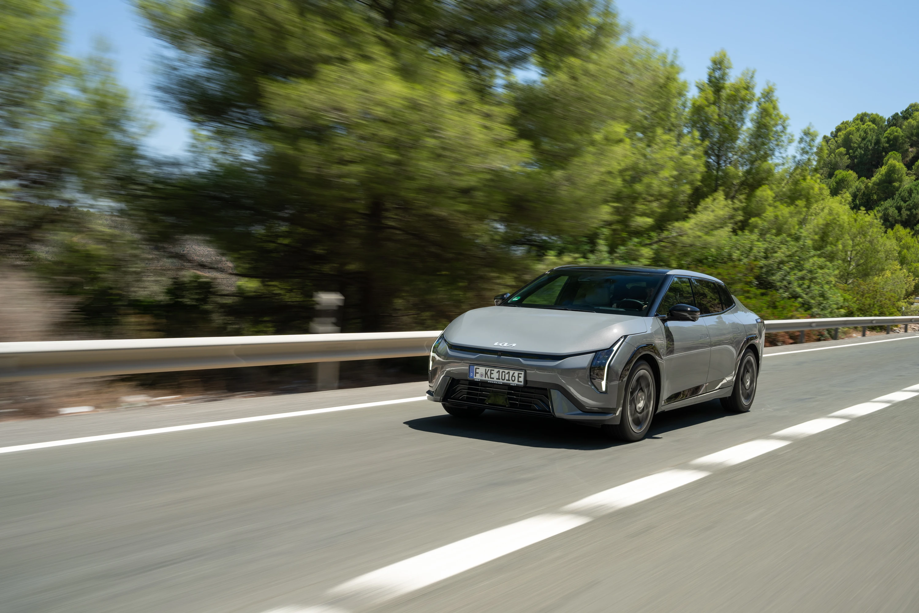 Kia EV4 Fastback Standard Range exterior view