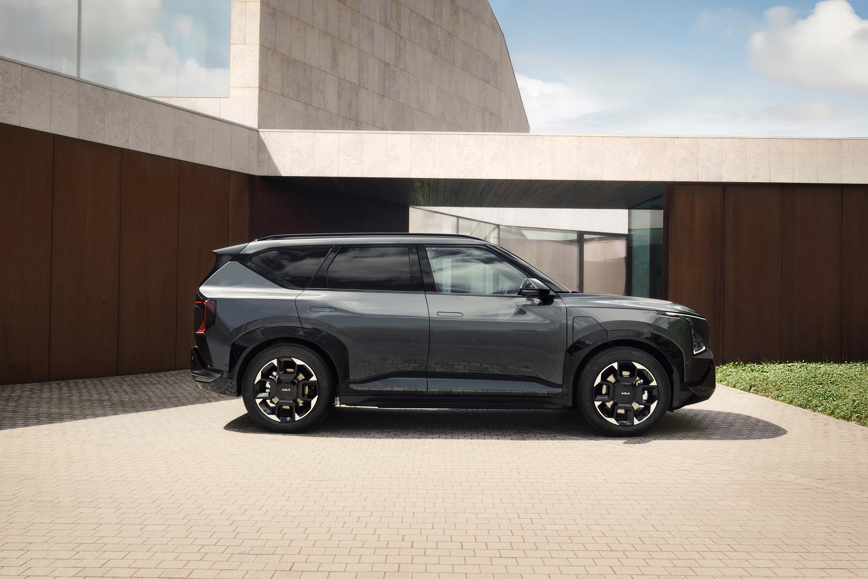 Kia EV5 Long Range exterior view