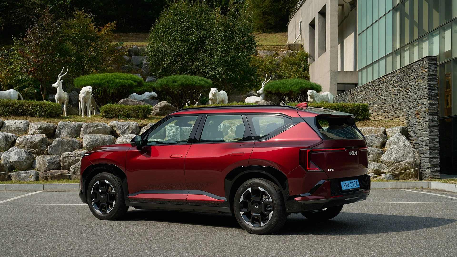 Kia EV5 Long Range AWD exterior view