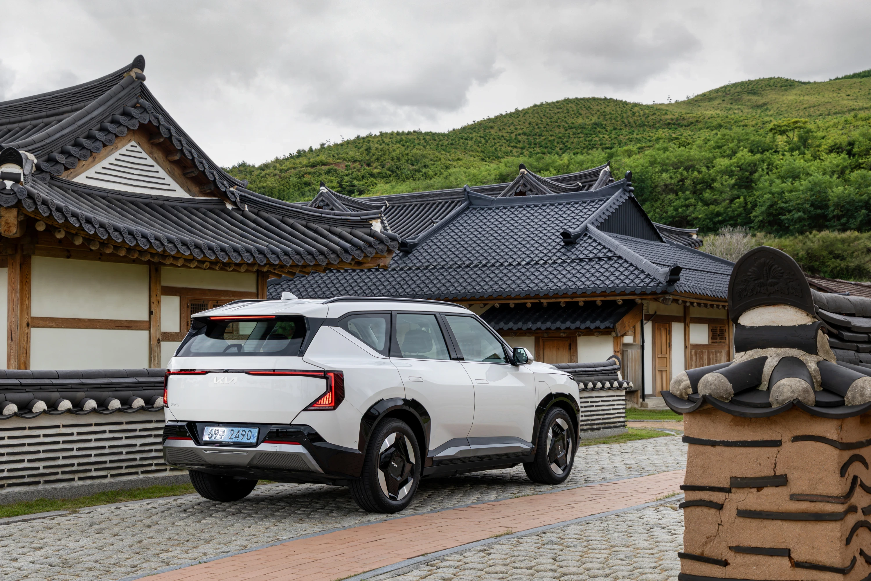 Kia EV5 Long Range AWD exterior view