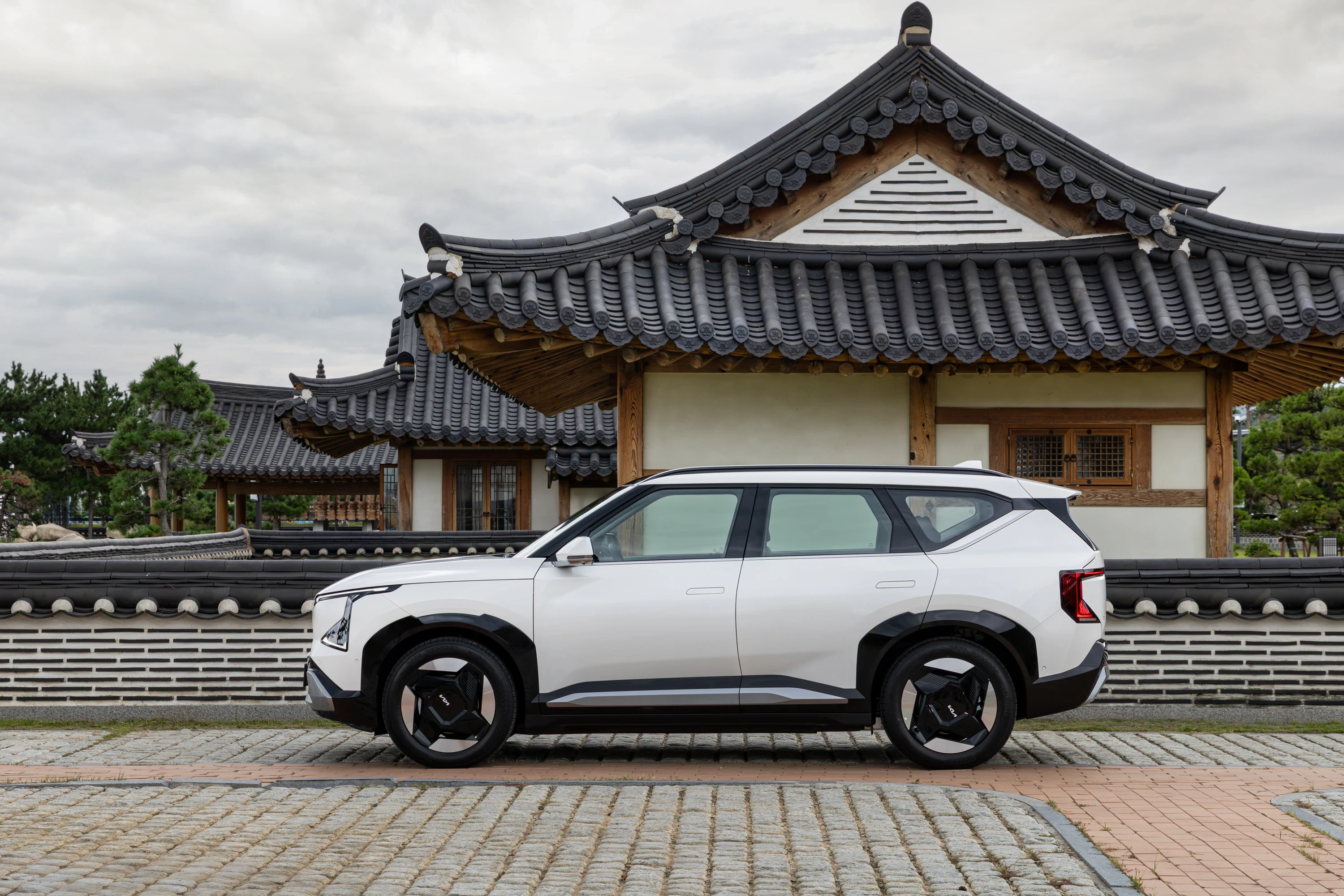 Kia EV5 Long Range AWD exterior view
