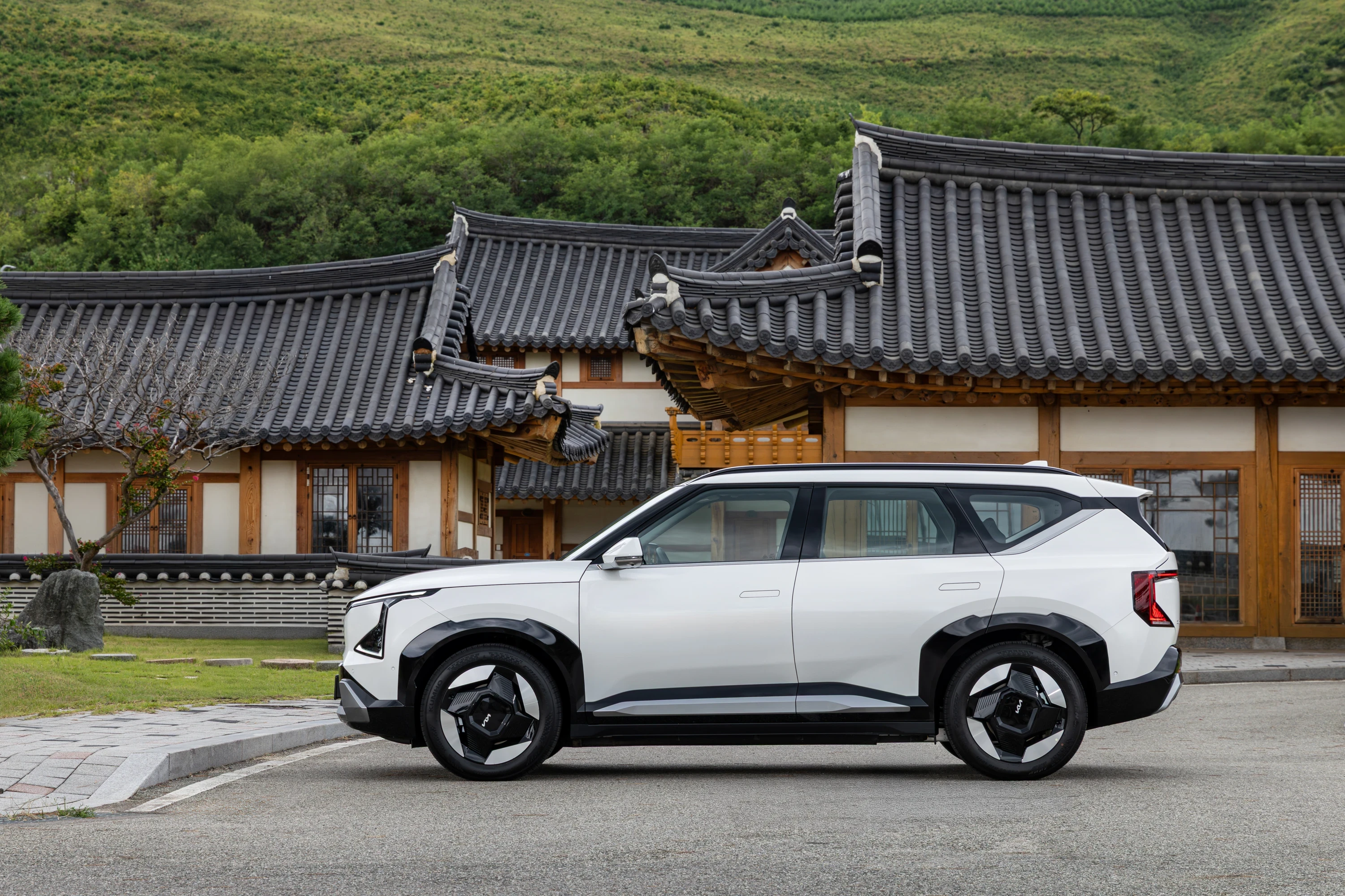 Kia EV5 Long Range AWD exterior view