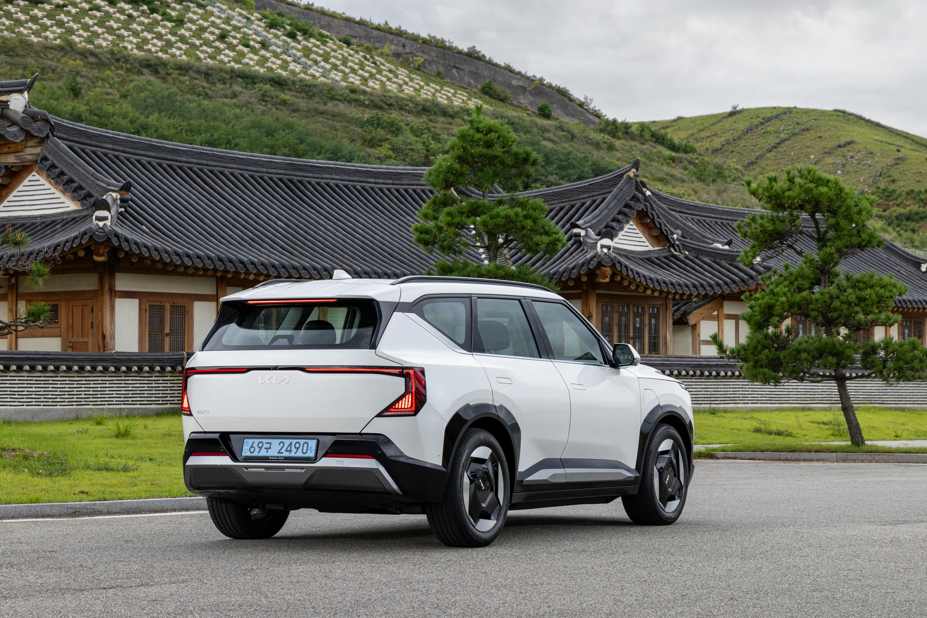 Kia EV5 Long Range AWD exterior view
