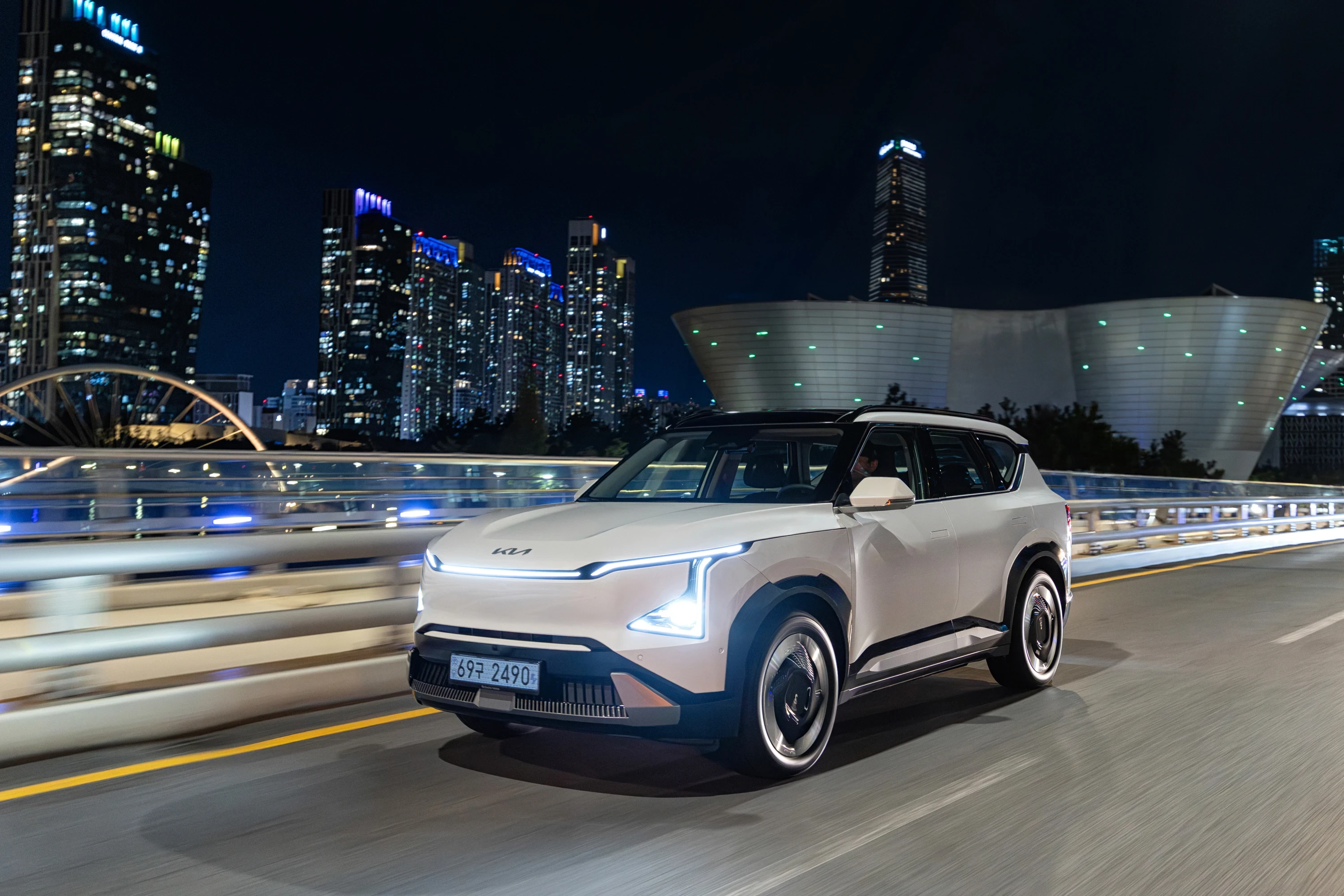 Kia EV5 Long Range AWD exterior view