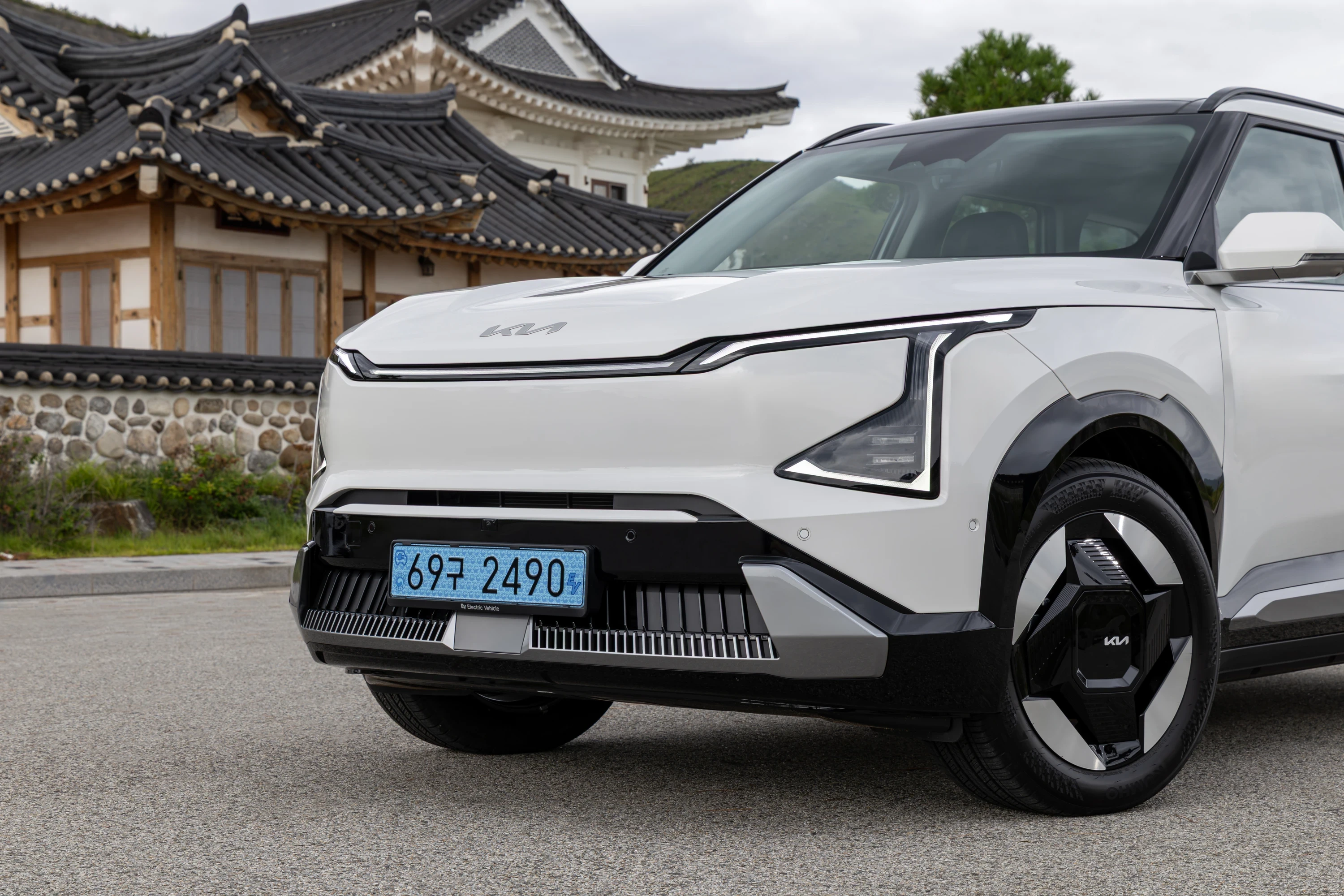 Kia EV5 Long Range AWD exterior view