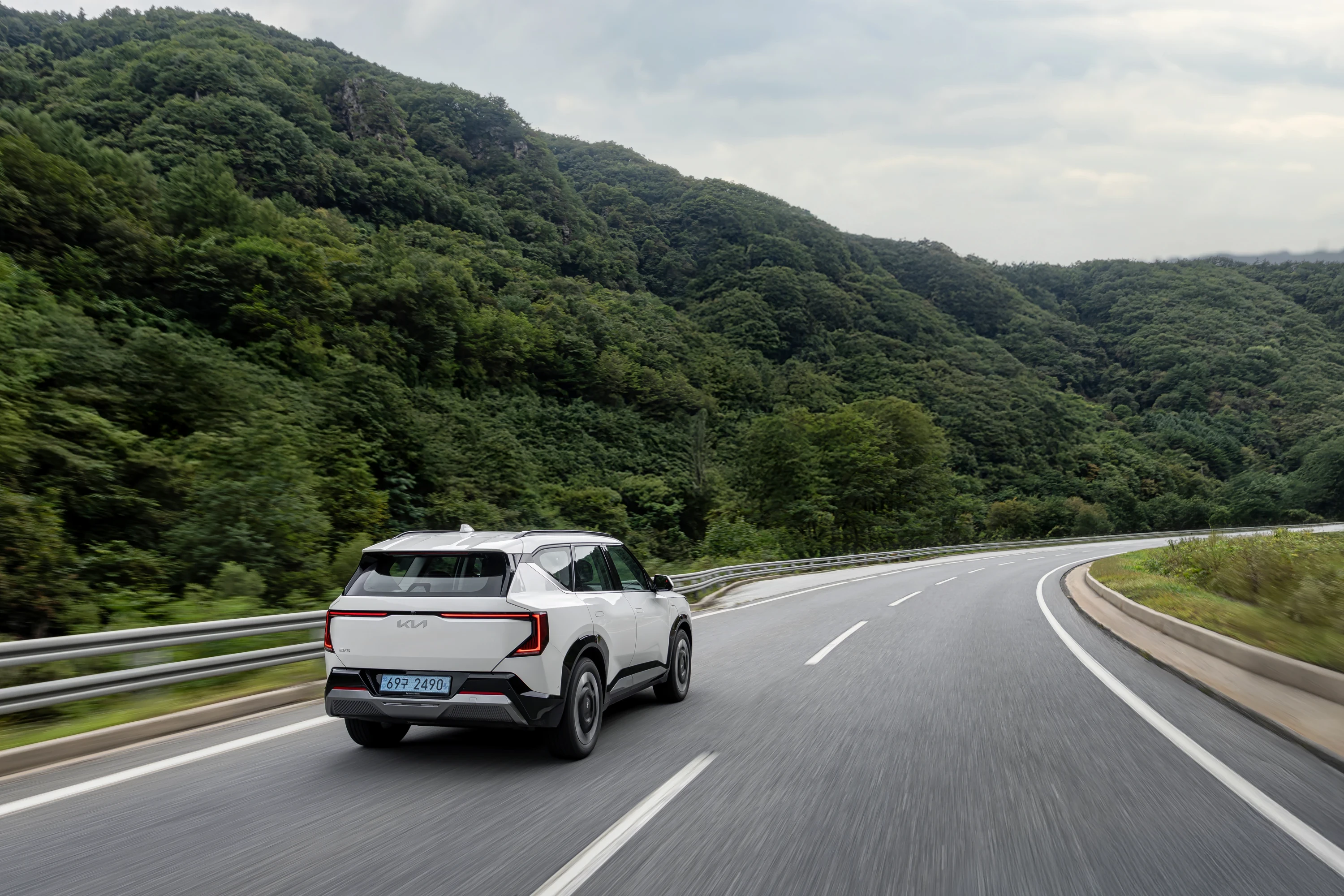 Kia EV5 Long Range AWD exterior view