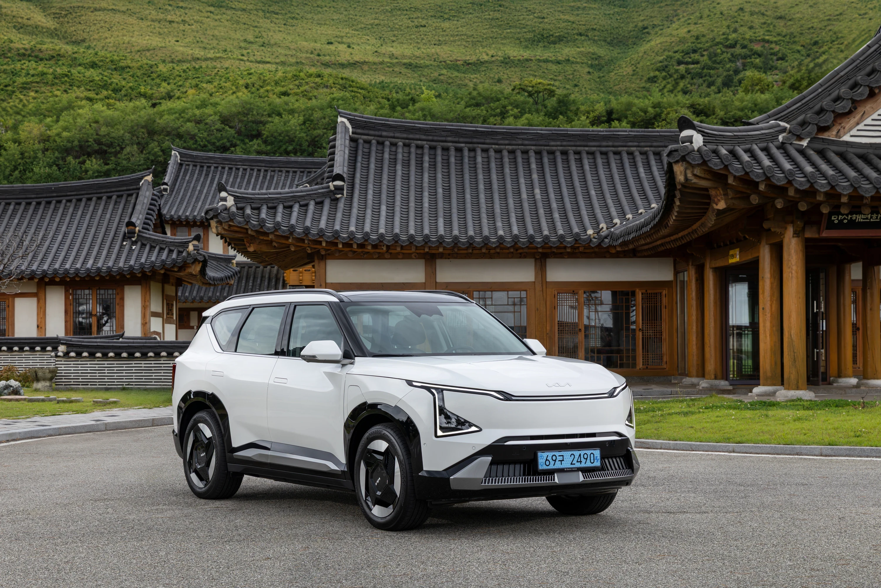 Kia EV5 Long Range AWD exterior view