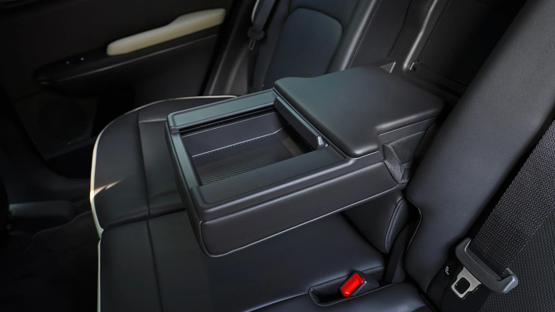 Kia EV5 Standard Range interiorstorage view