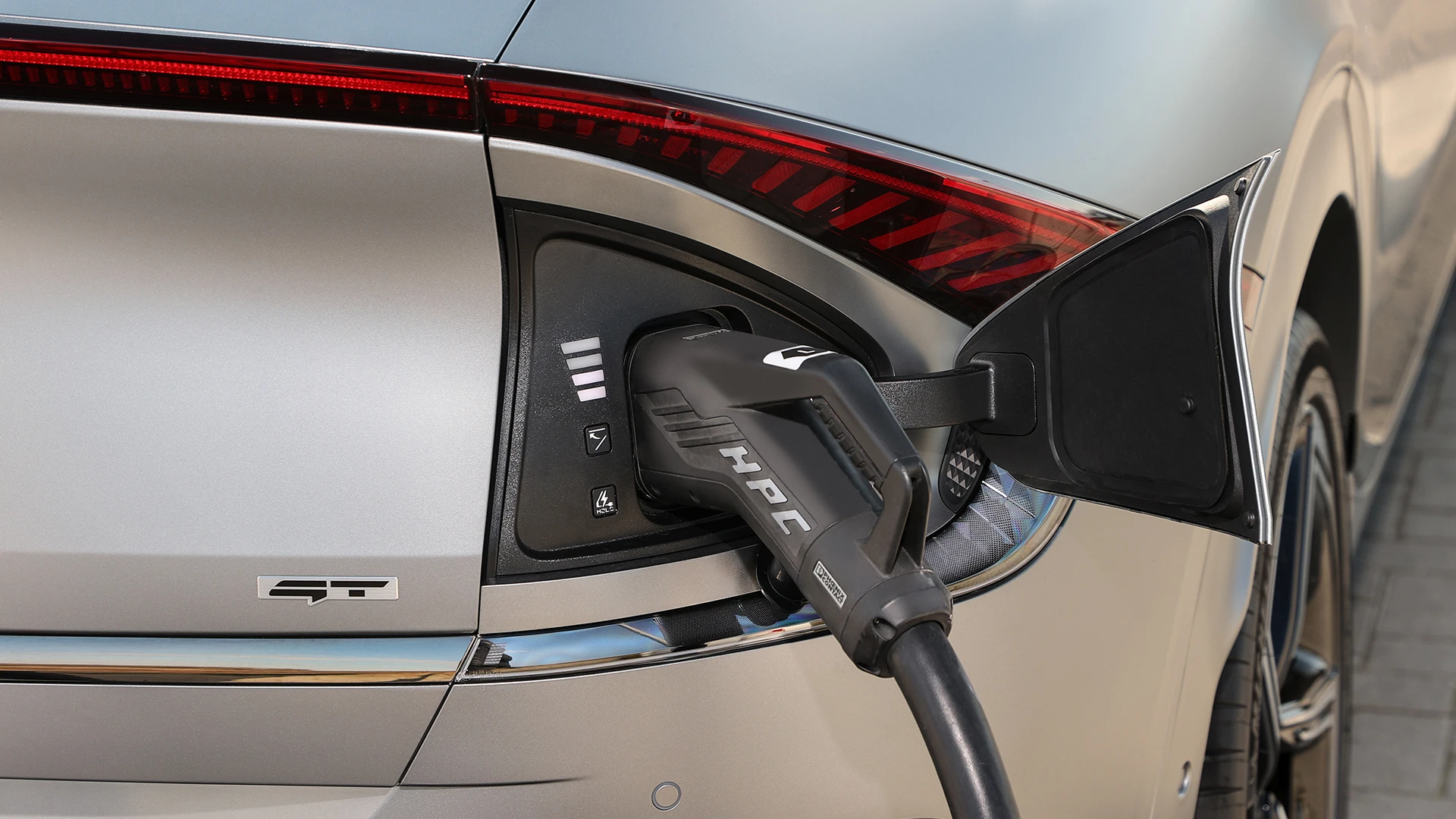 Kia EV6 GT (GEN1) charging view