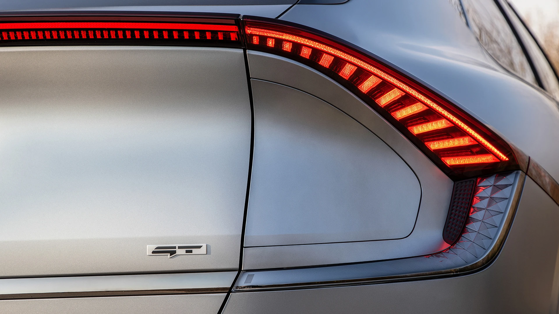 Kia EV6 GT (GEN1) rearlights view