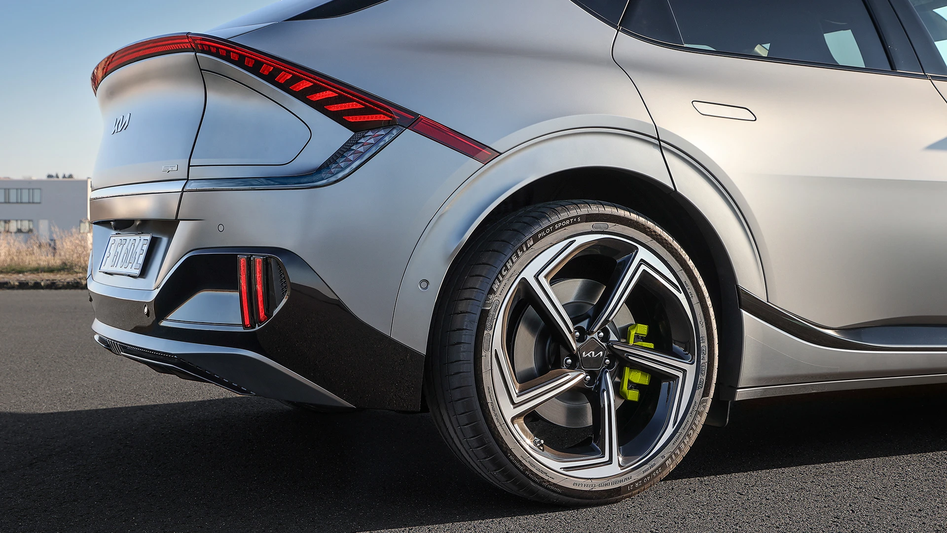 Kia EV6 GT (GEN1) wheels view