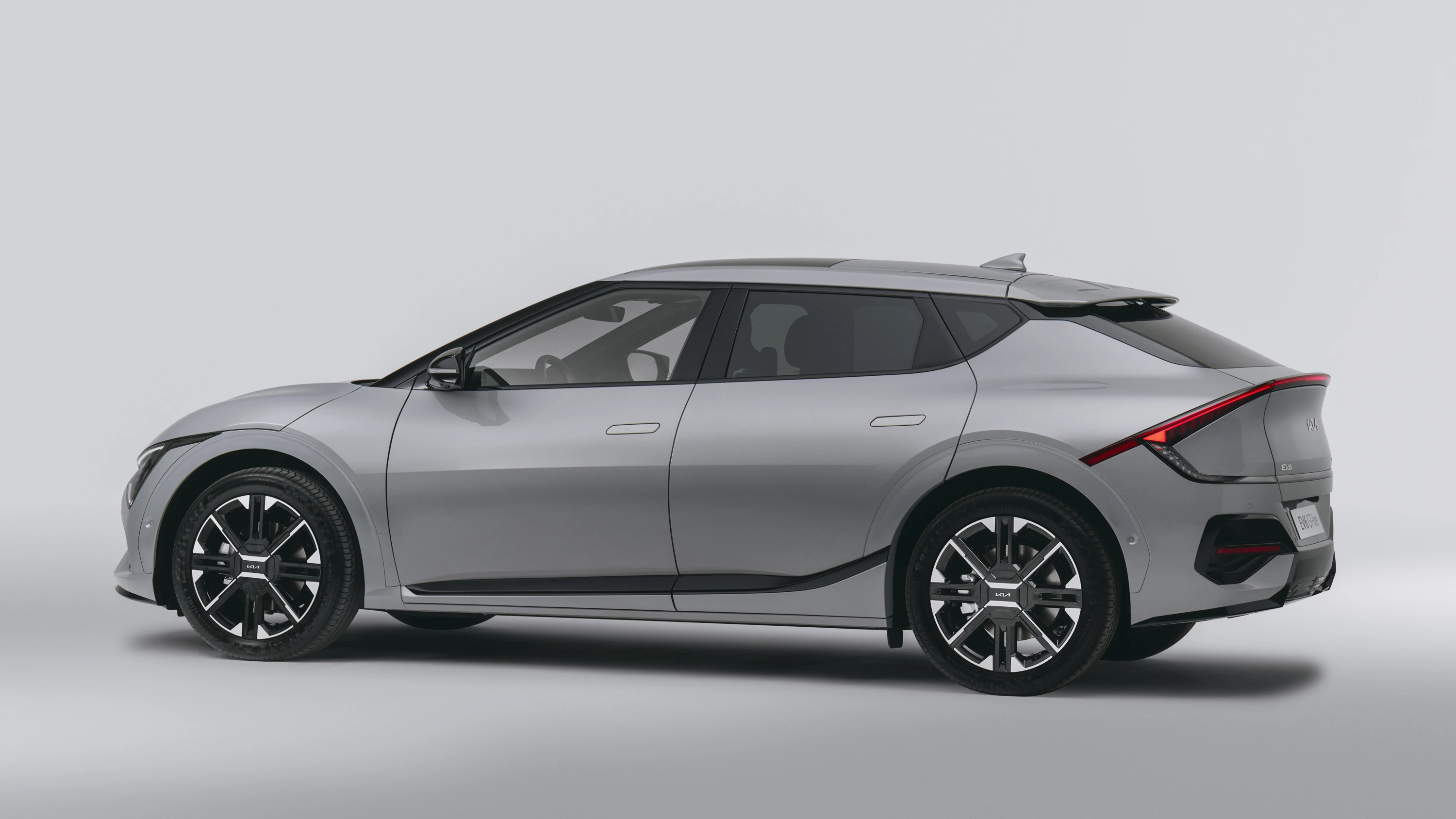 Kia EV6 Long Range 2WD exterior view