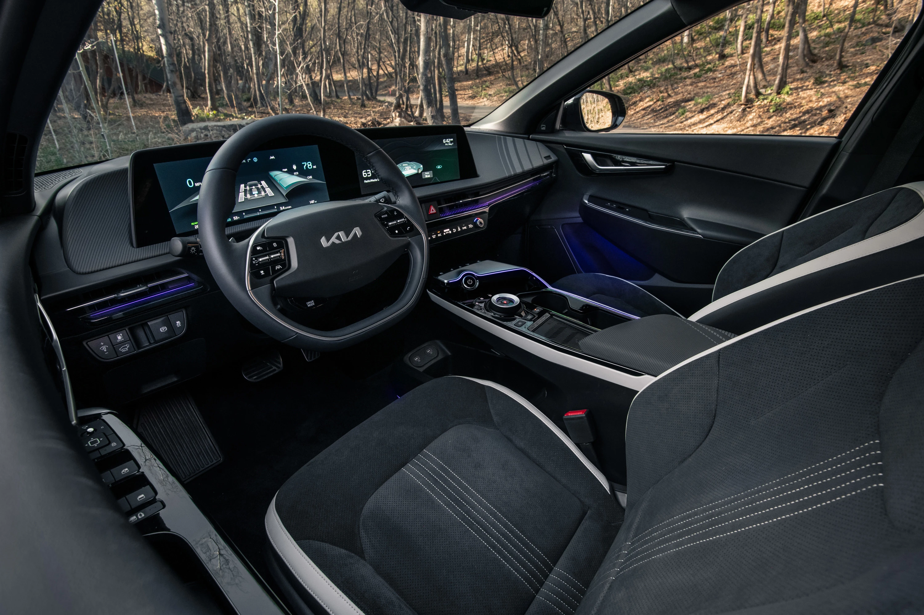 Kia EV6 Long Range 2WD interior view
